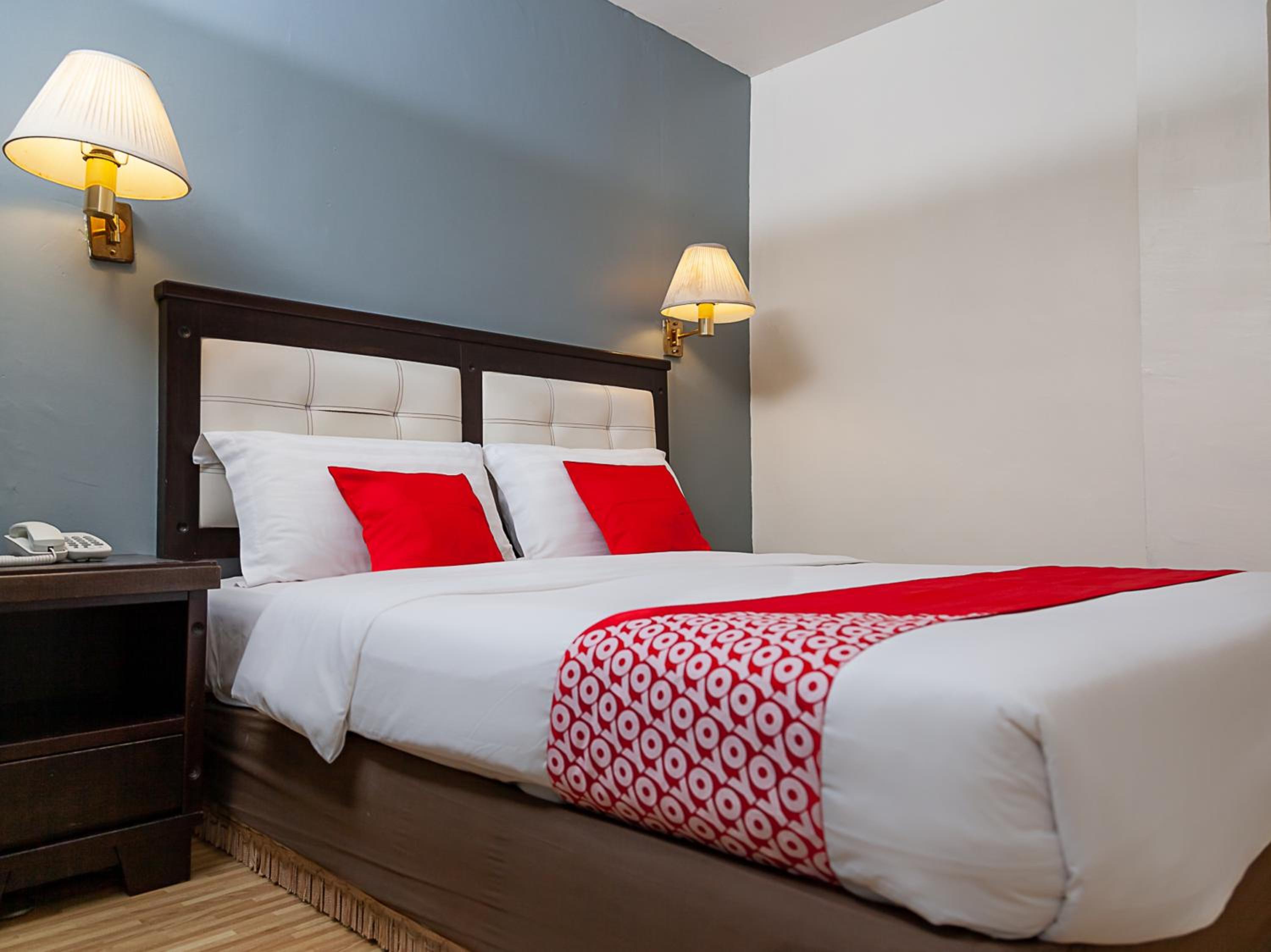 Deluxe Double Room - Photo 10