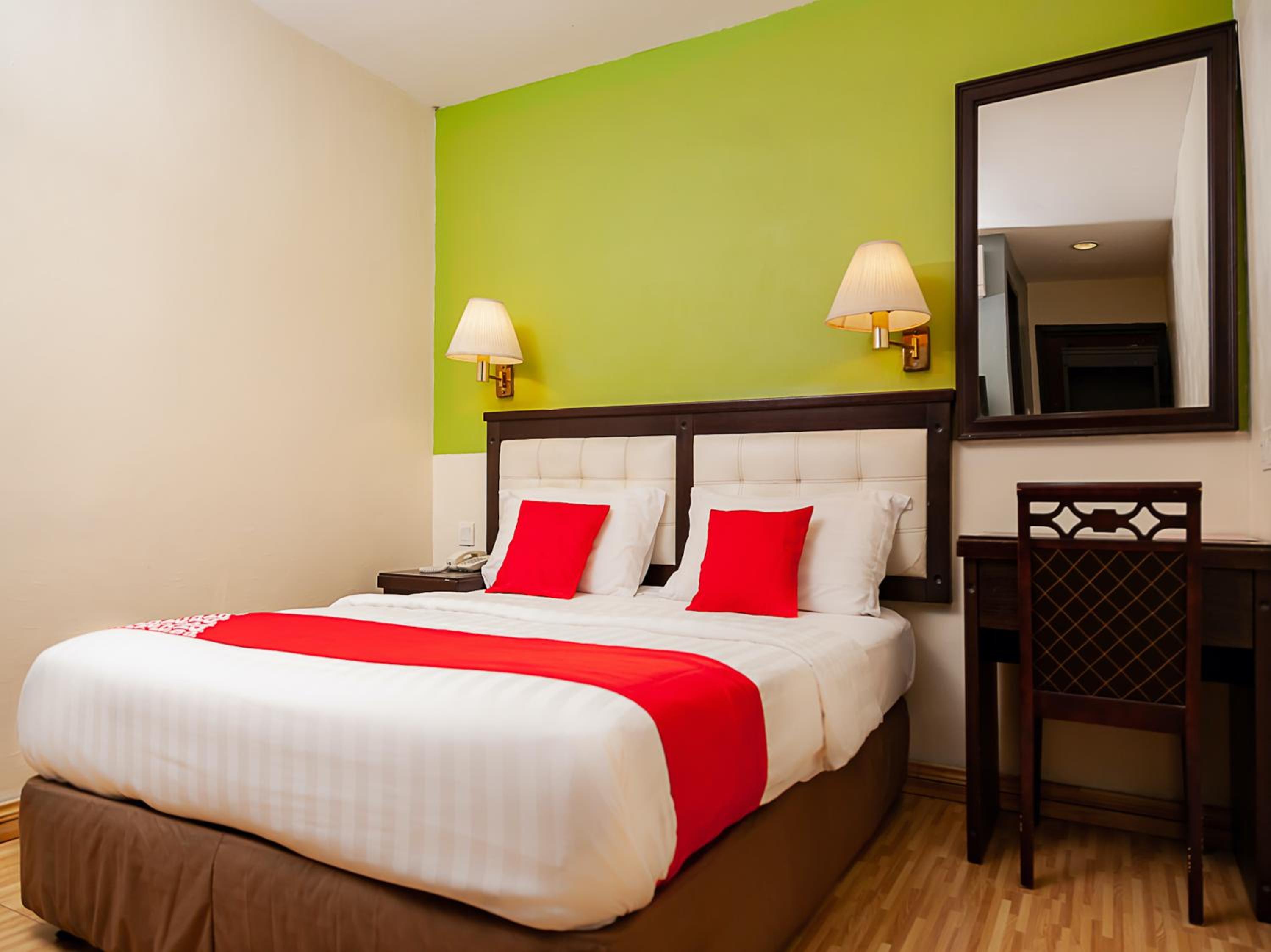 Standard Double Room - Photo 8