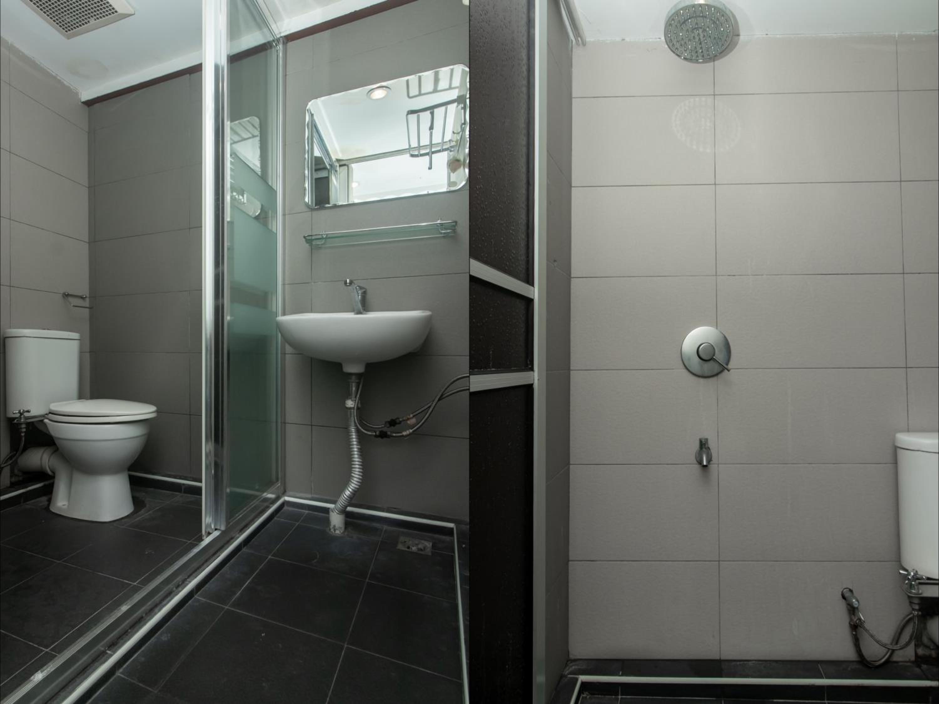 Superior Suite - Photo 11