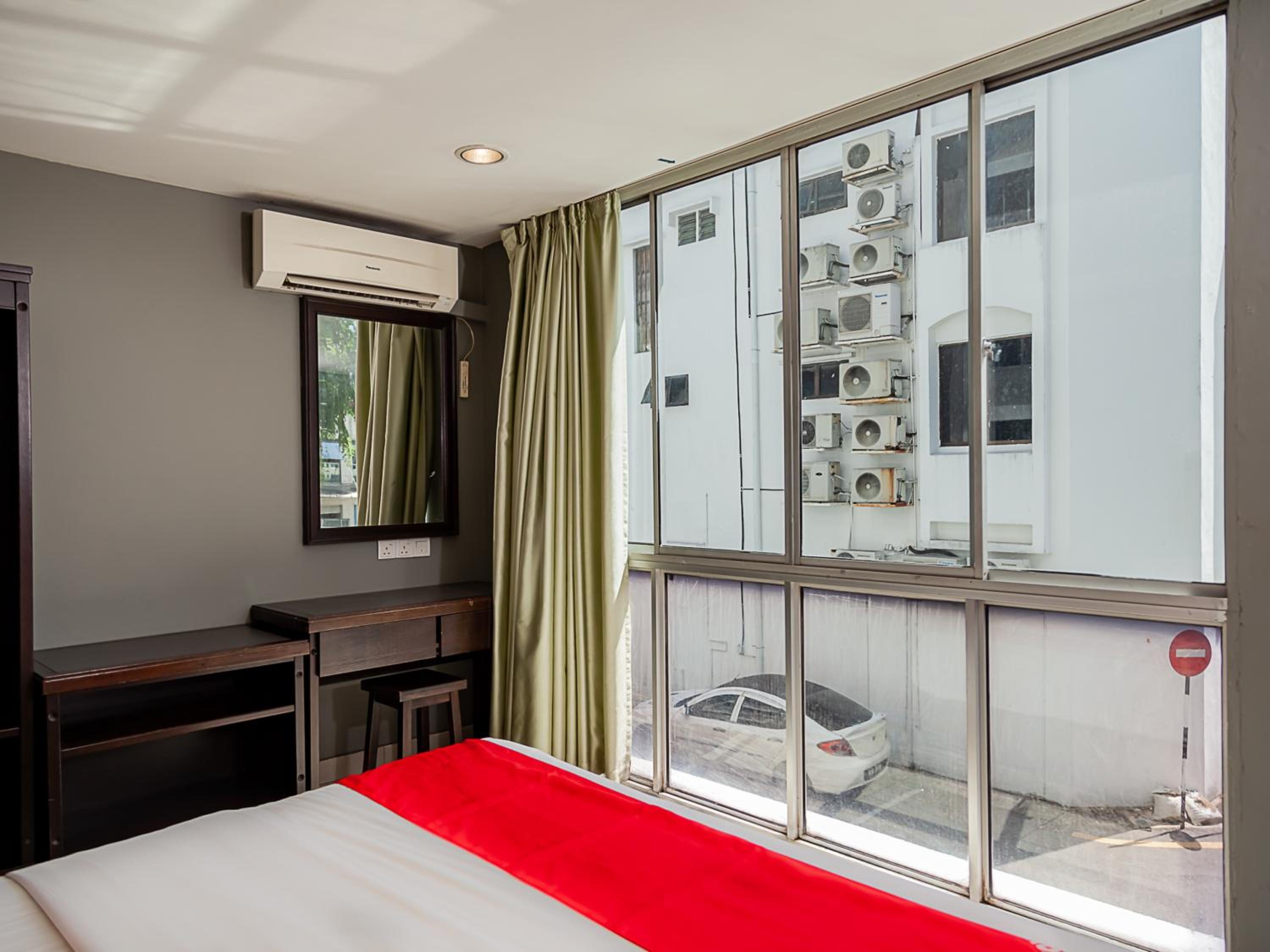 Superior Suite - Photo 9