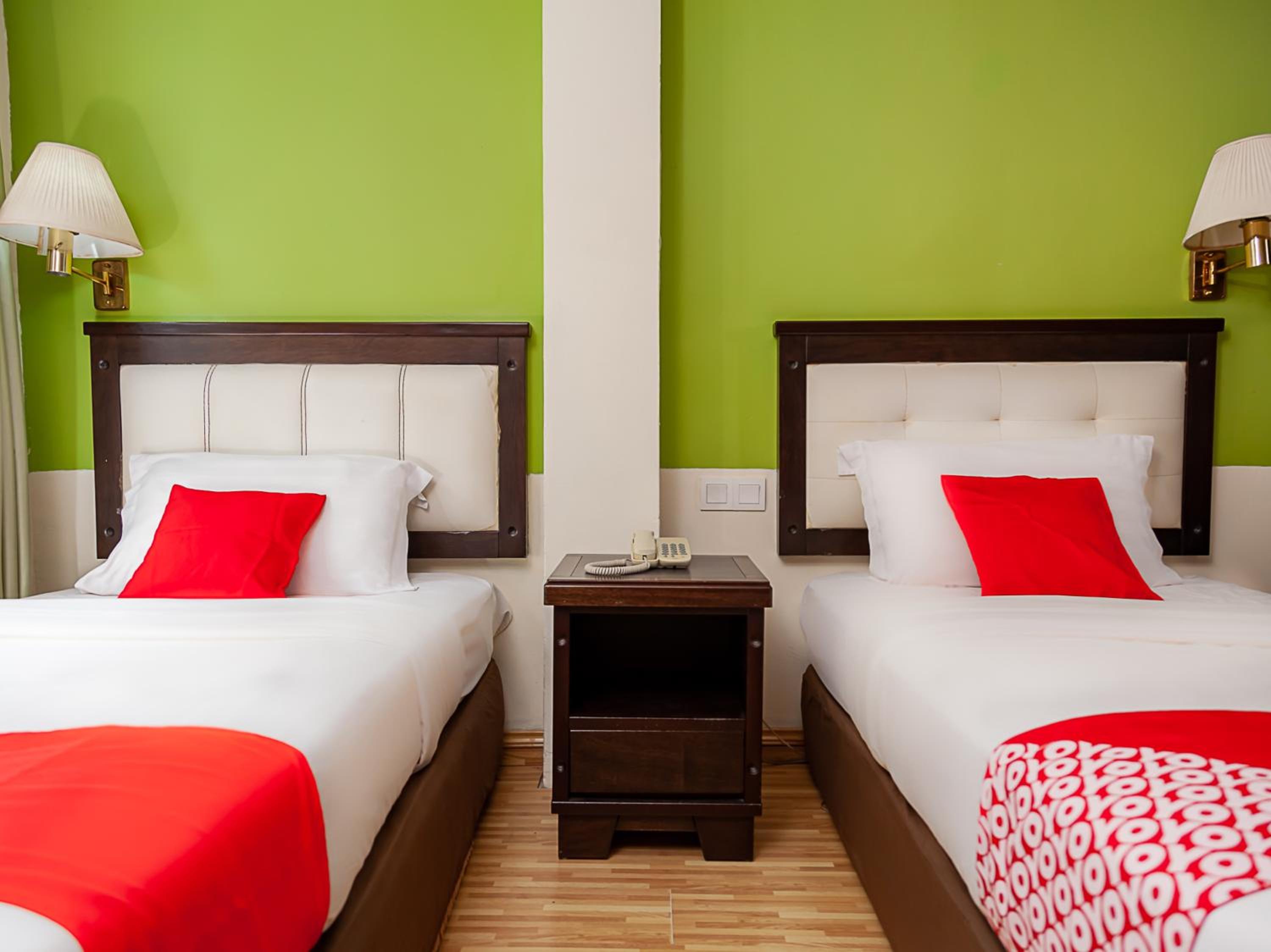 Deluxe Twin Room - Photo 9