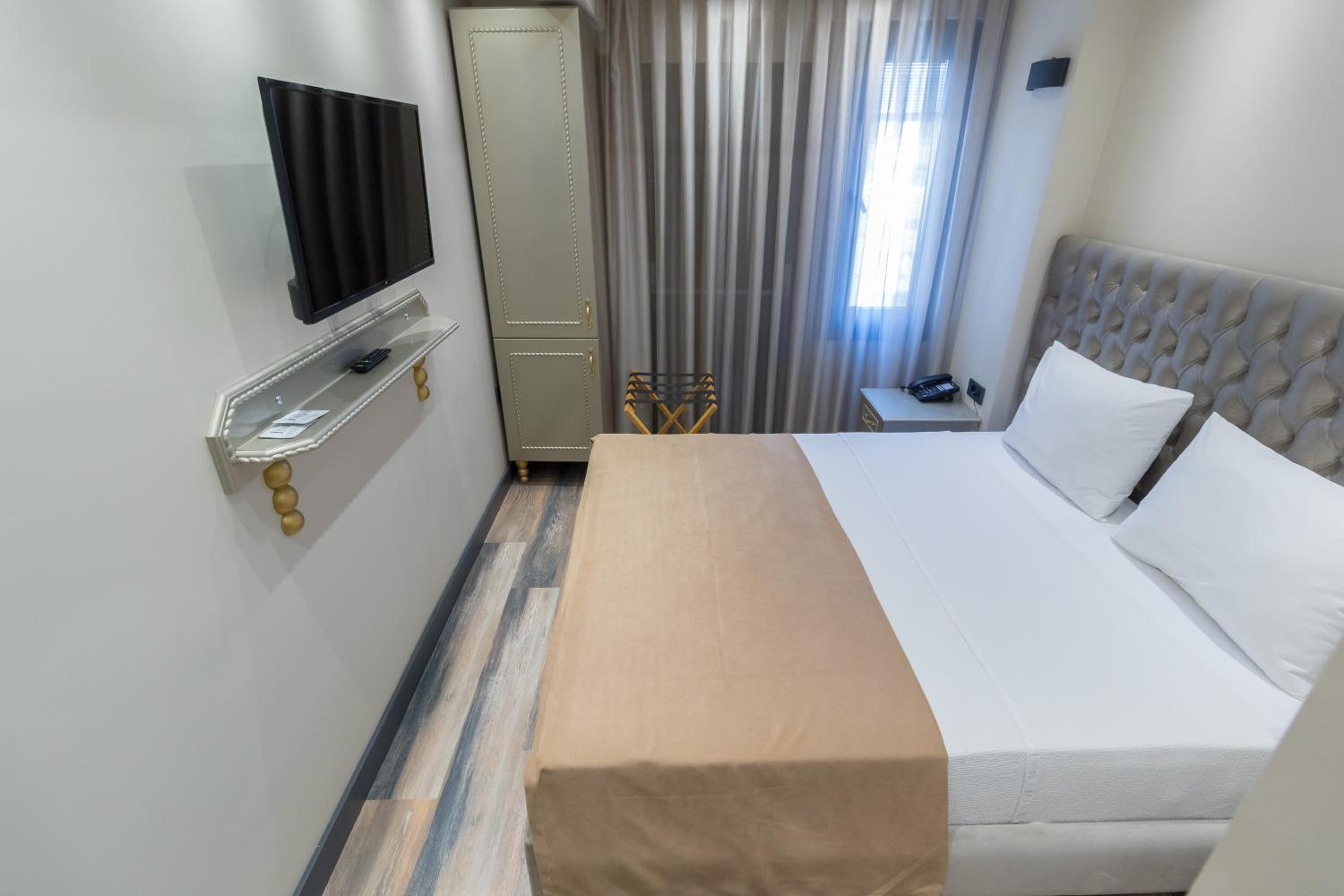Double or Twin Room photo 1
