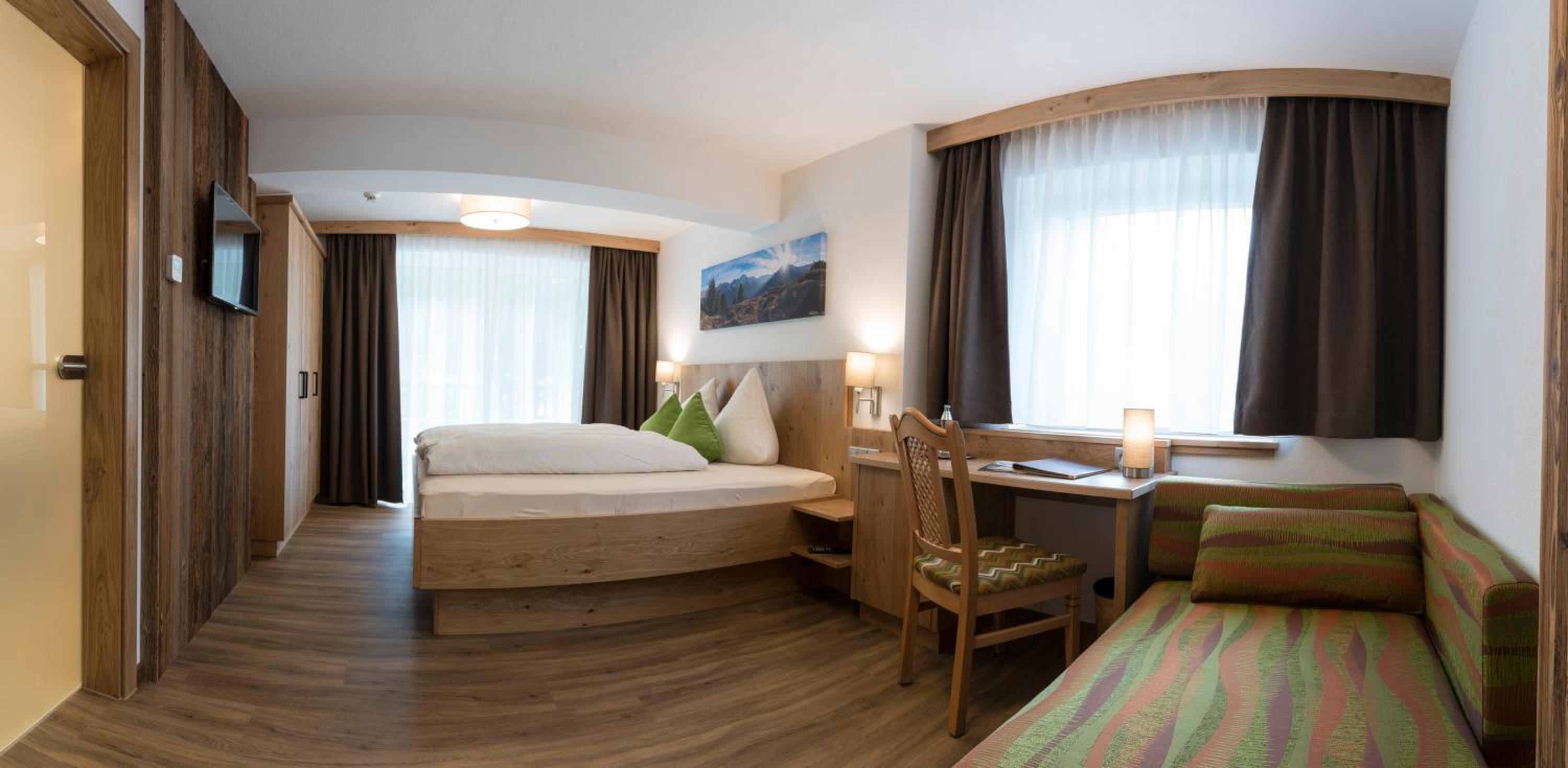Triple Room with Balcony photo 1