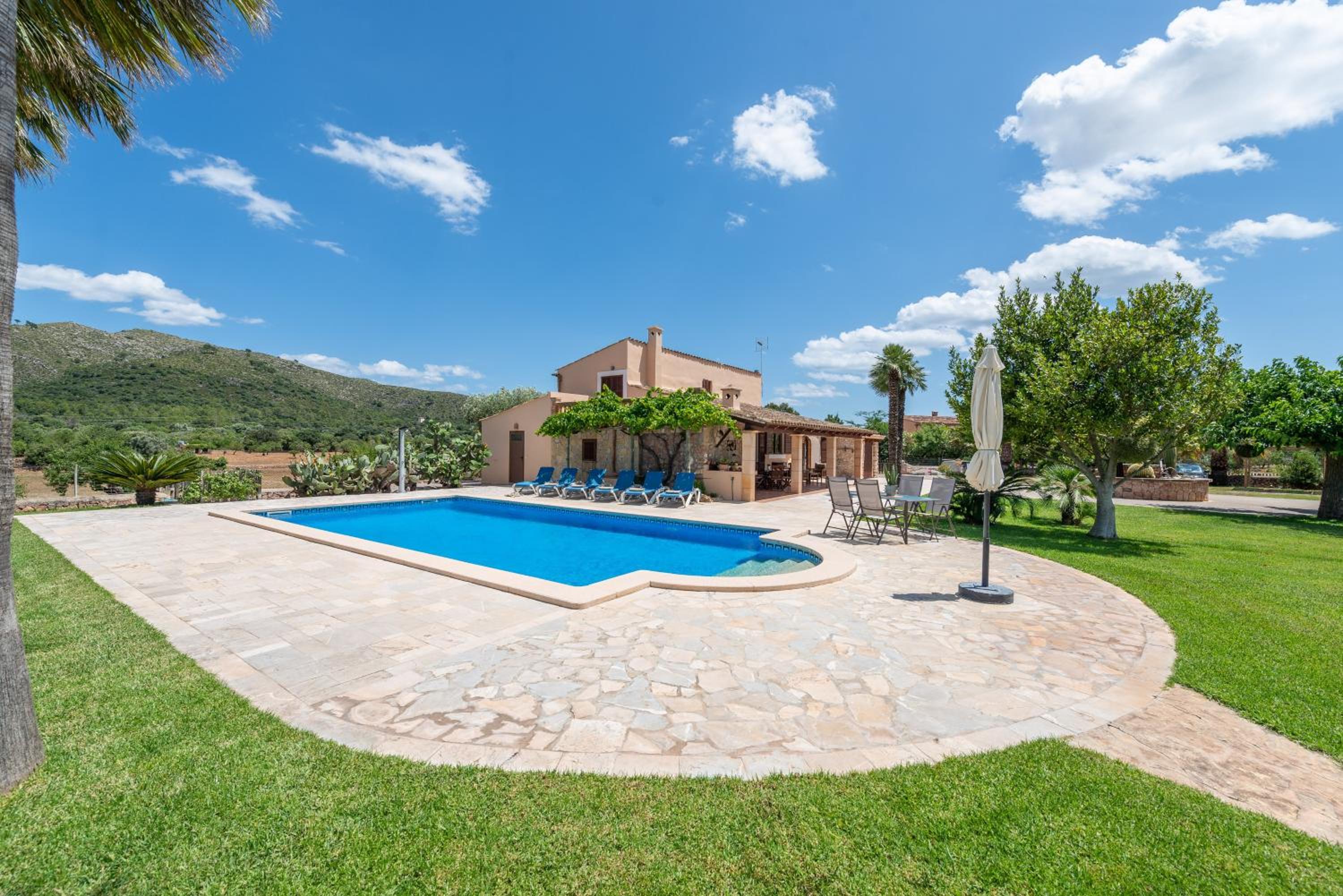 Three-Bedroom Villa photo 2