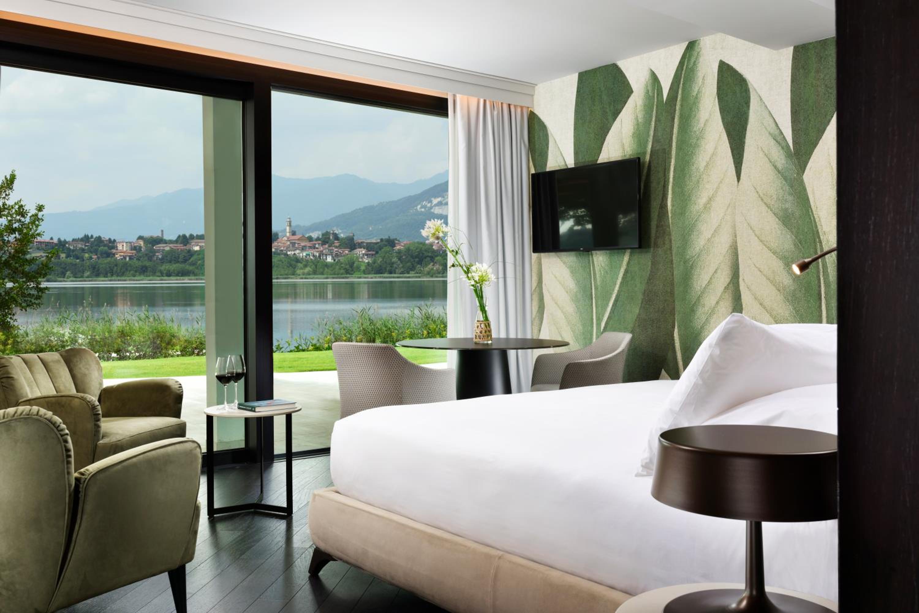 Junior Suite Lake view  - Photo 1