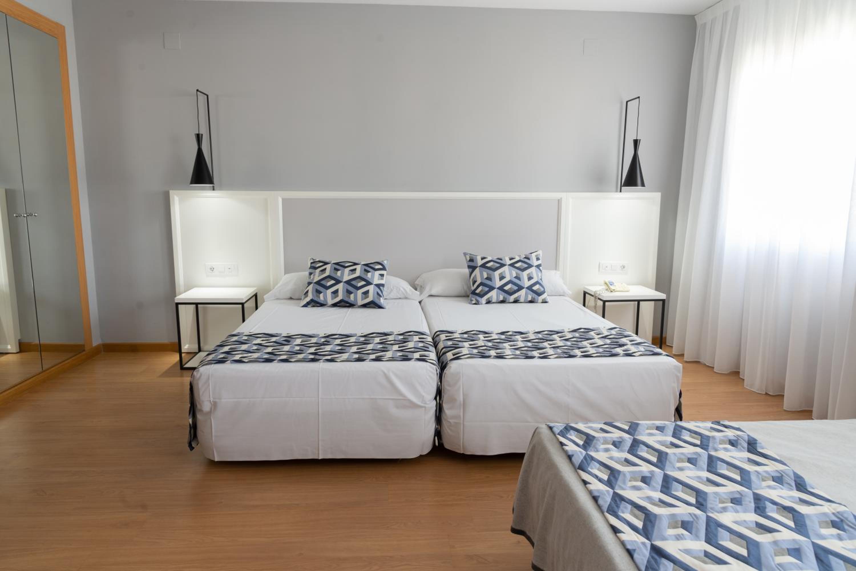 Triple Room - Photo 6