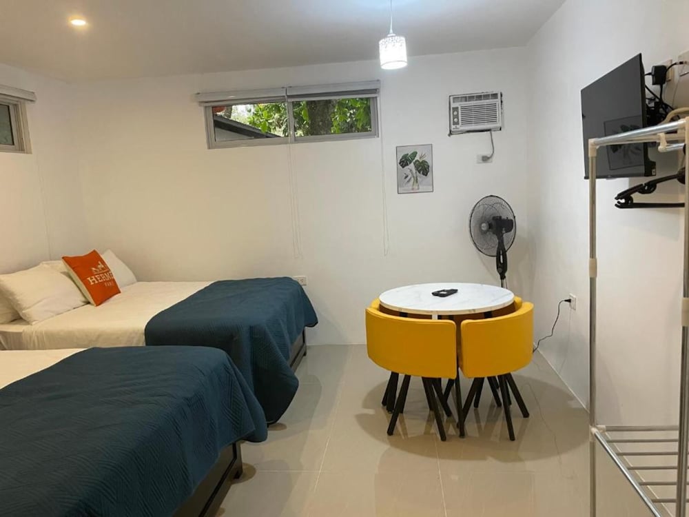 Premier Studio Suite, 2 Double Beds, Bay View, Beachfront photo 2