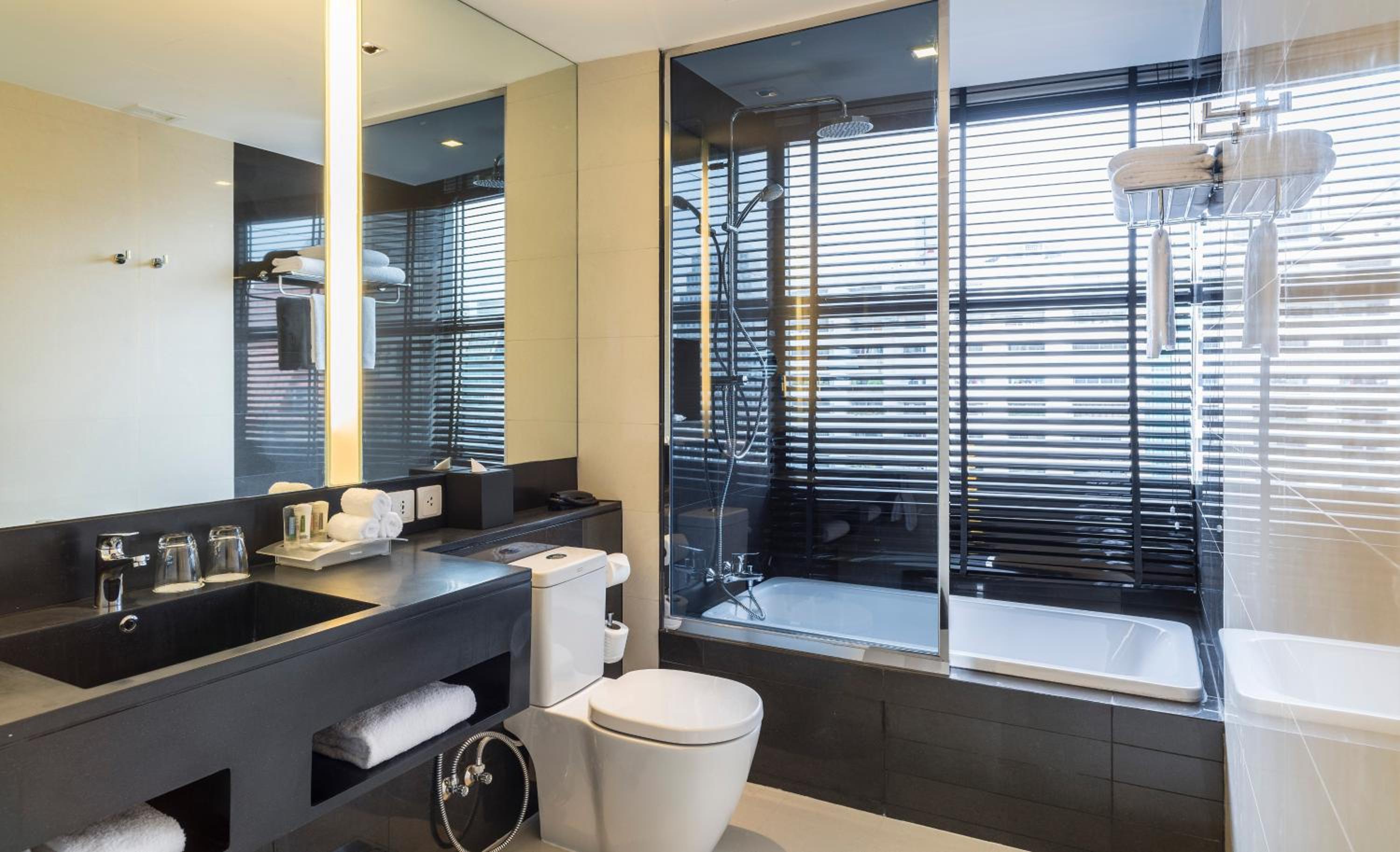 One-Bedroom King Suite with City View