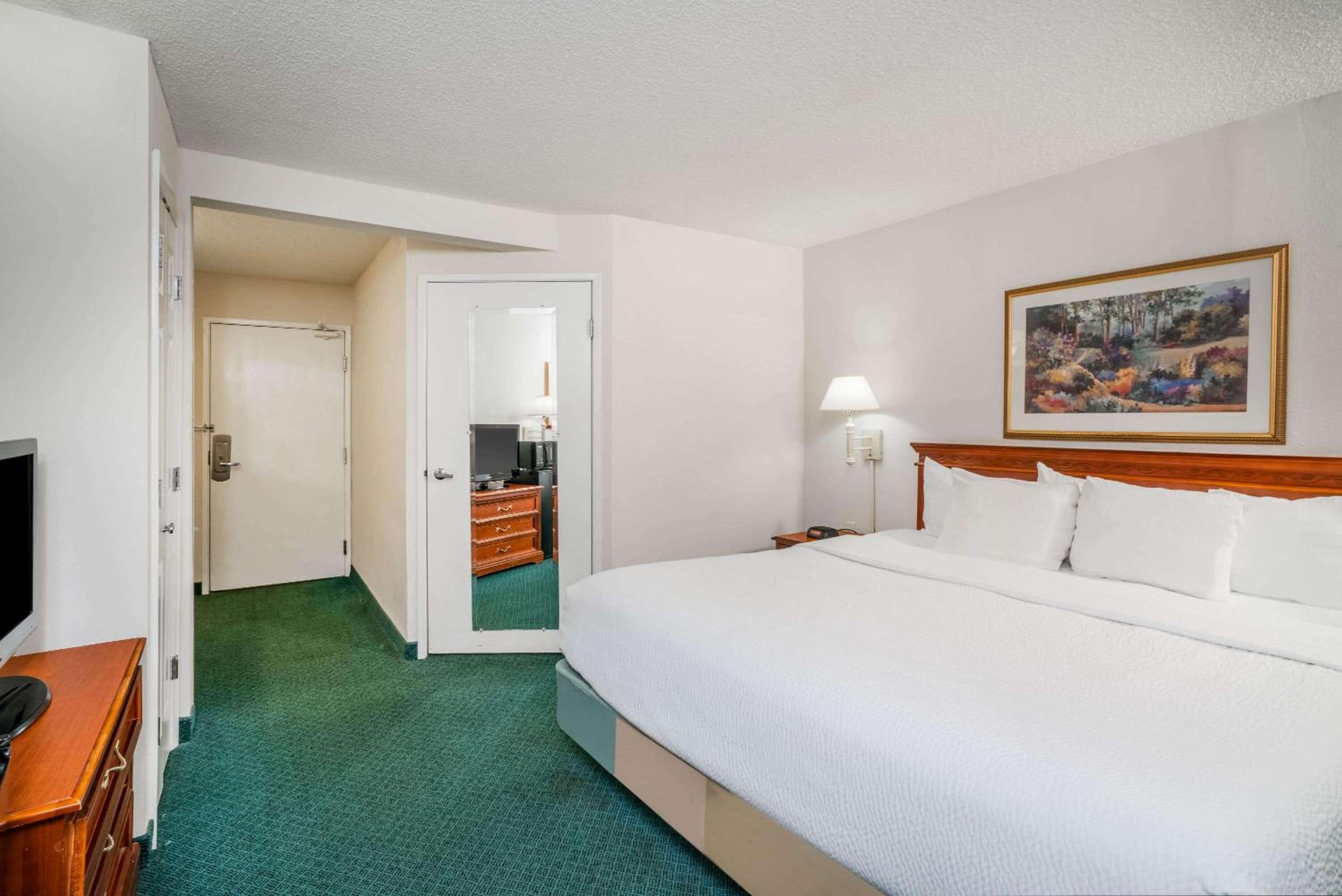 Executive King Room - Photo 5