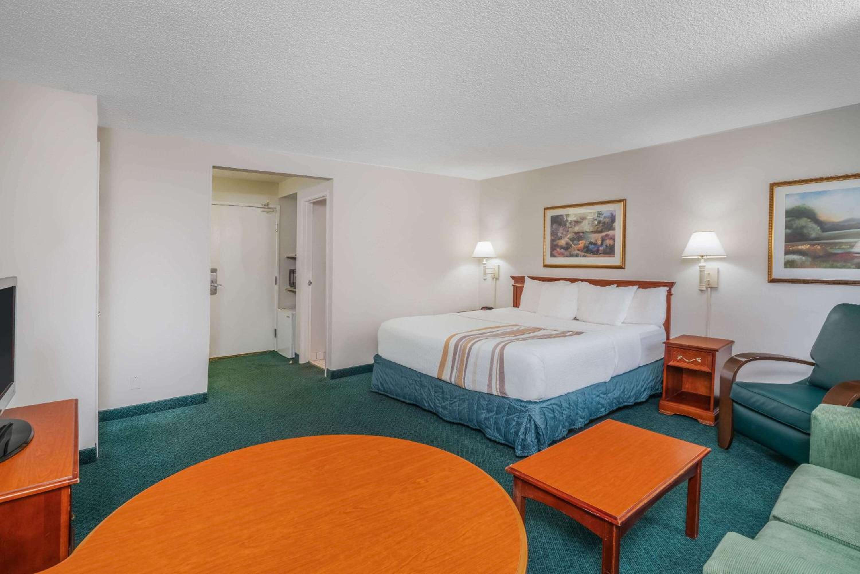 Executive King Room - Photo 4