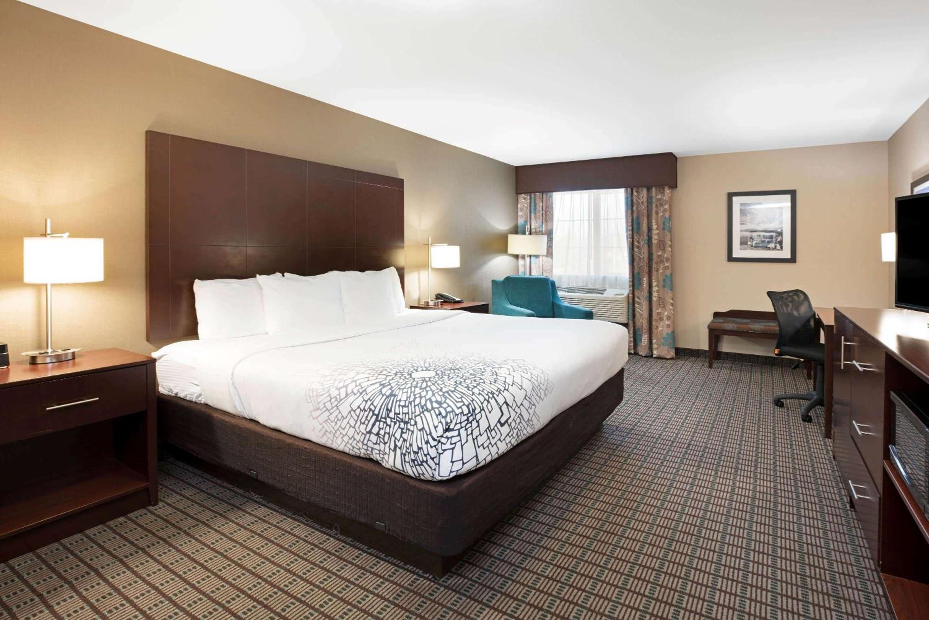 Standard King Room photo 1