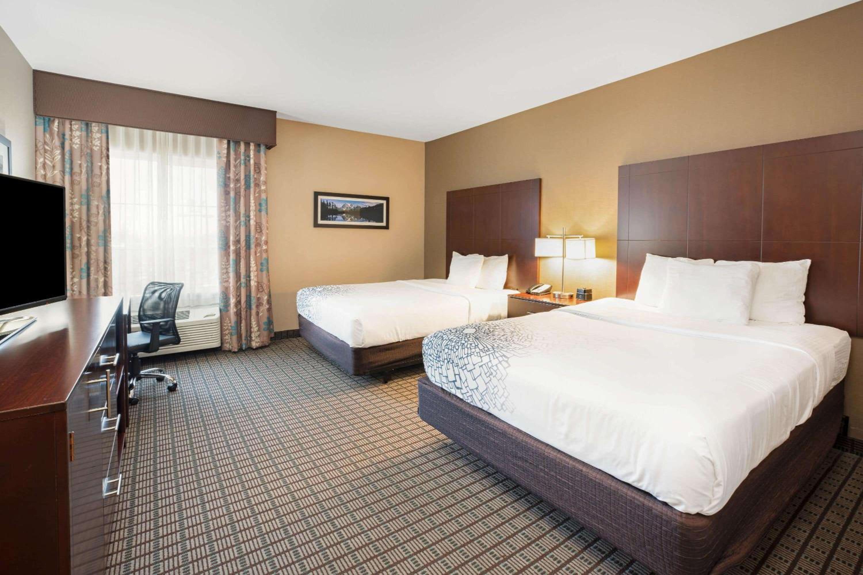 Deluxe Double Room with Two Double Beds photo 2