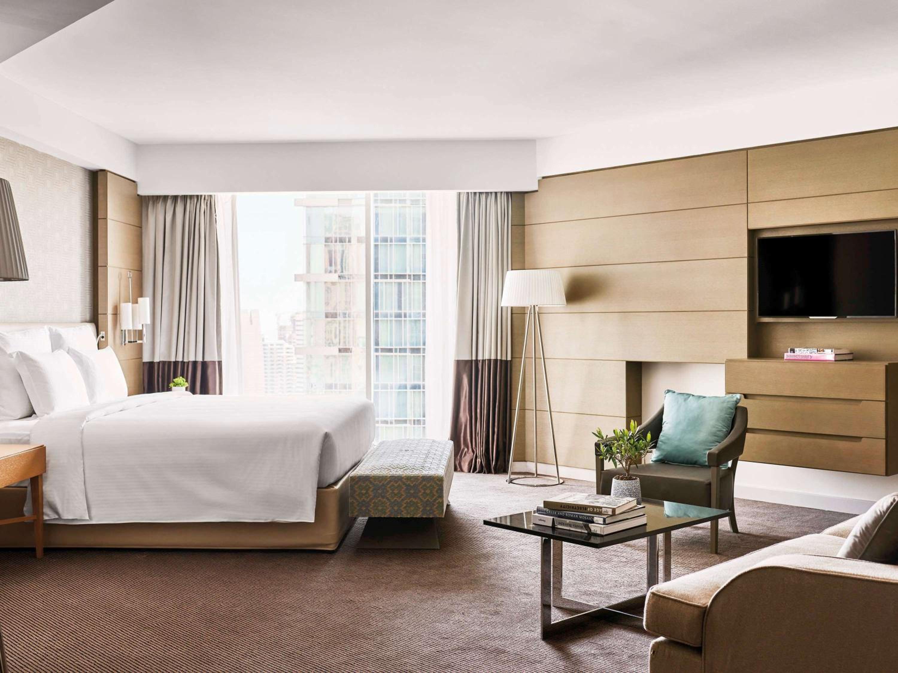 Deluxe Executive King Room with Lounge Access