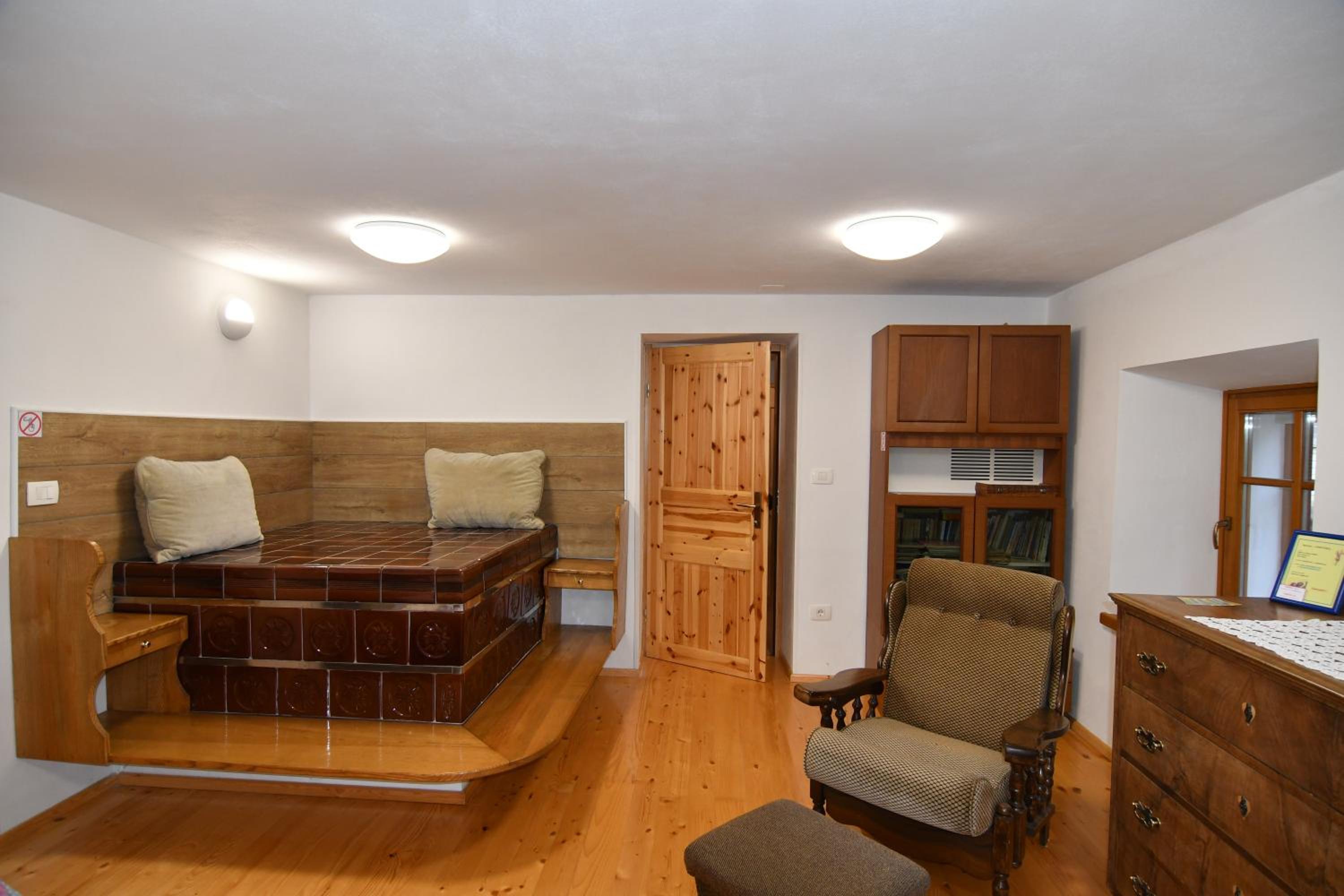 Two-Bedroom Apartment - Photo 3