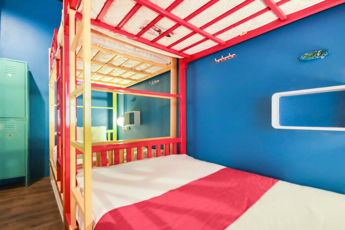 Bed in 8-Bed Mixed Dormitory Room photo 3