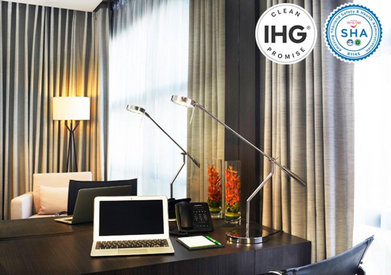 Standard Twin Room with City View - High Floor
