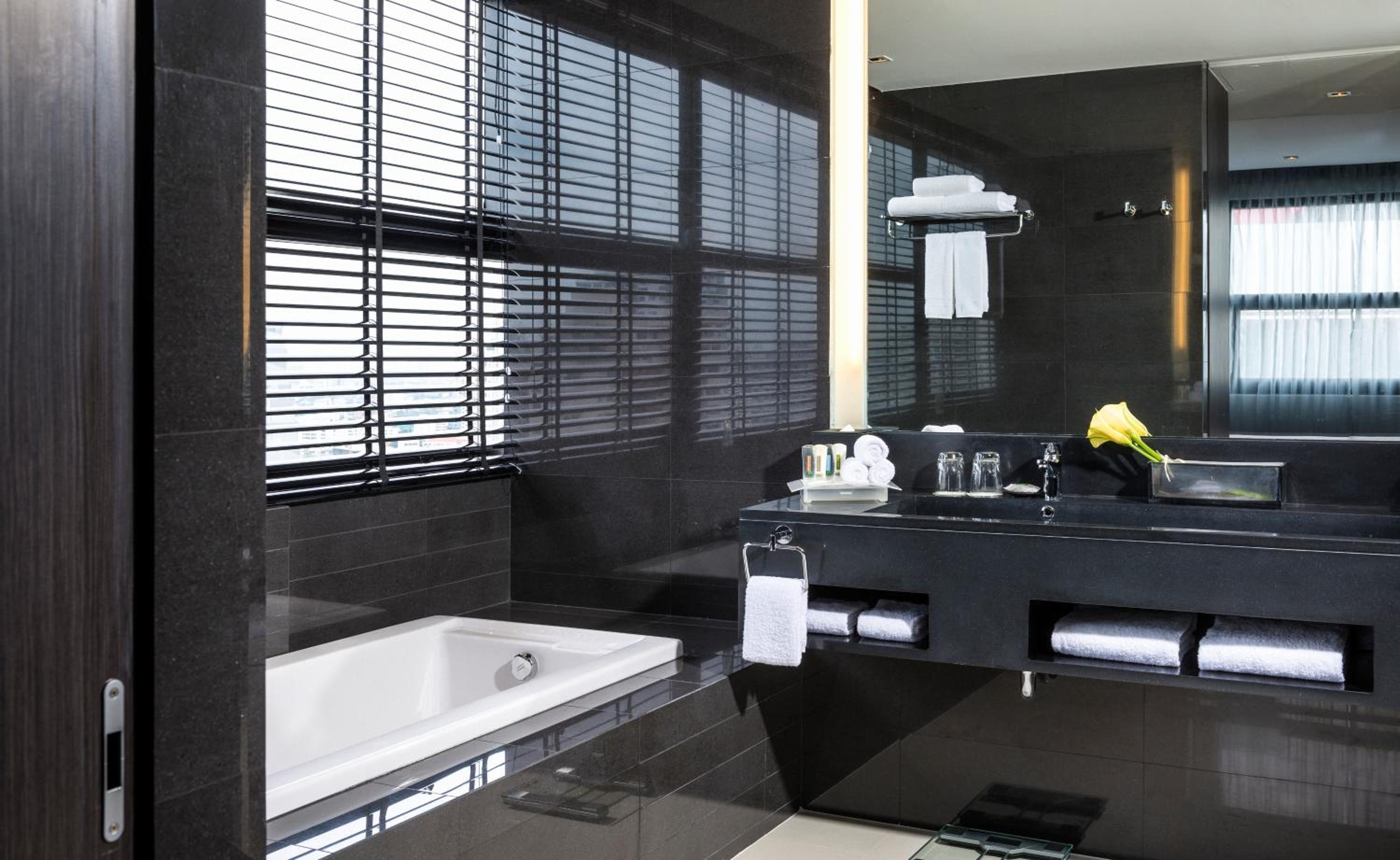 One-Bedroom King Suite with City View