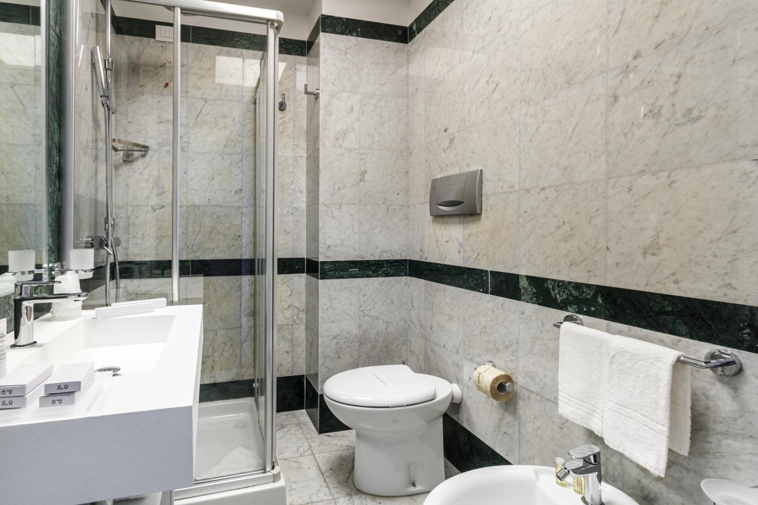 Superior Double or Twin Room - Photo 4