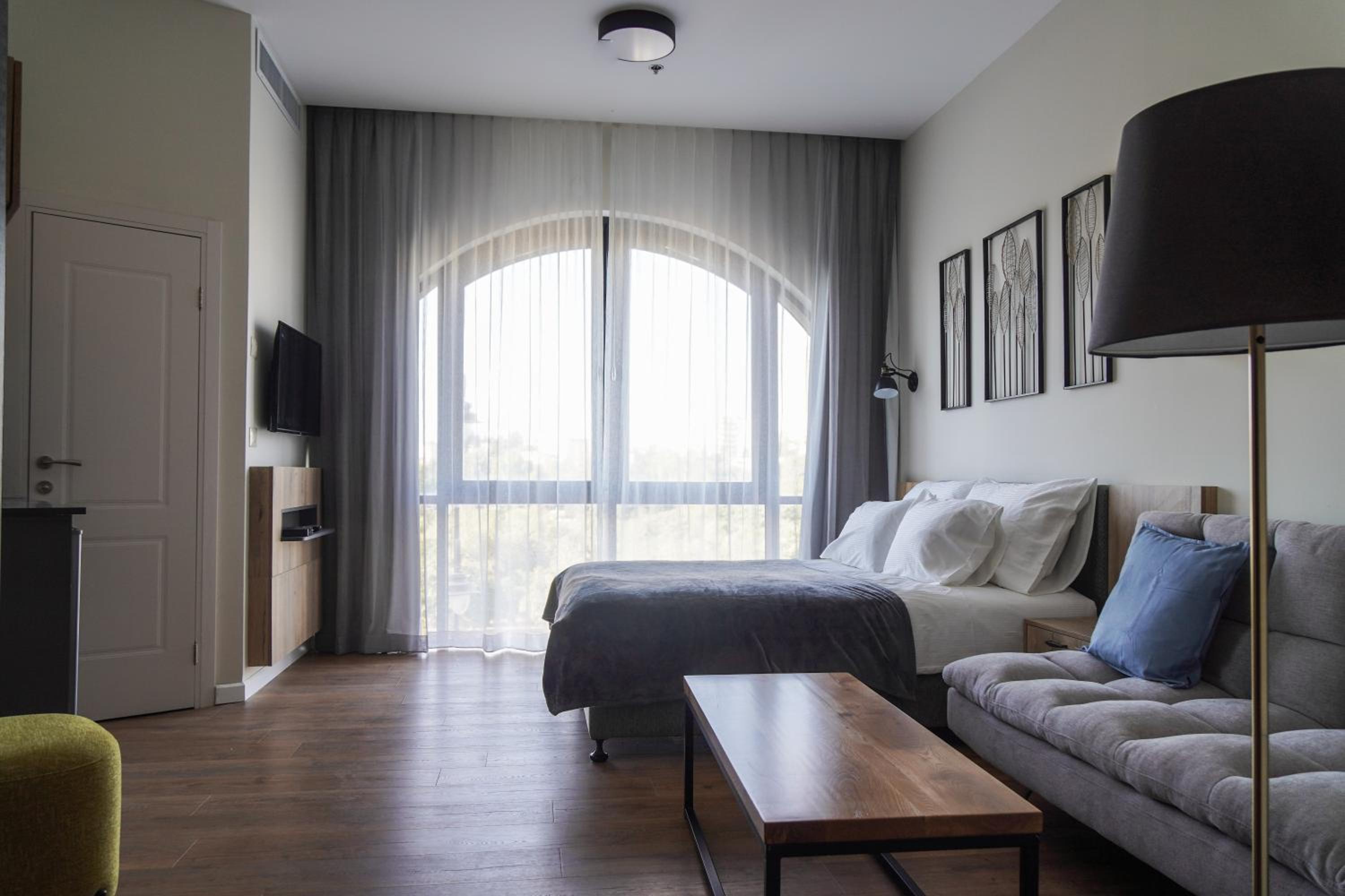 Comfort Family Room - Photo 1