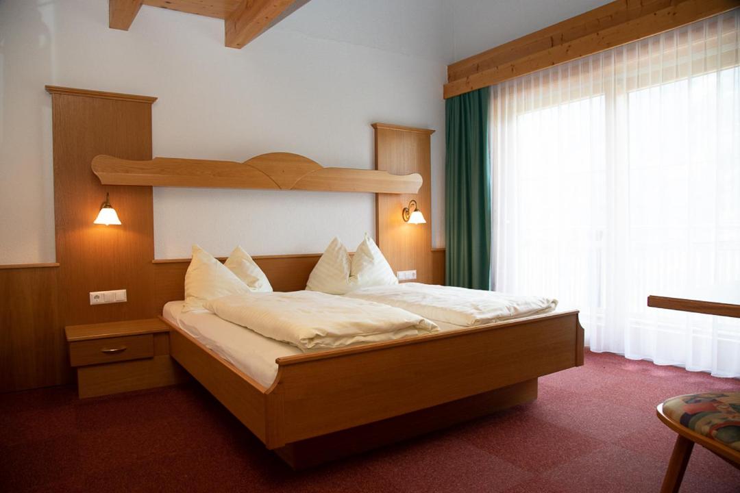 Deluxe Double Room with Shower