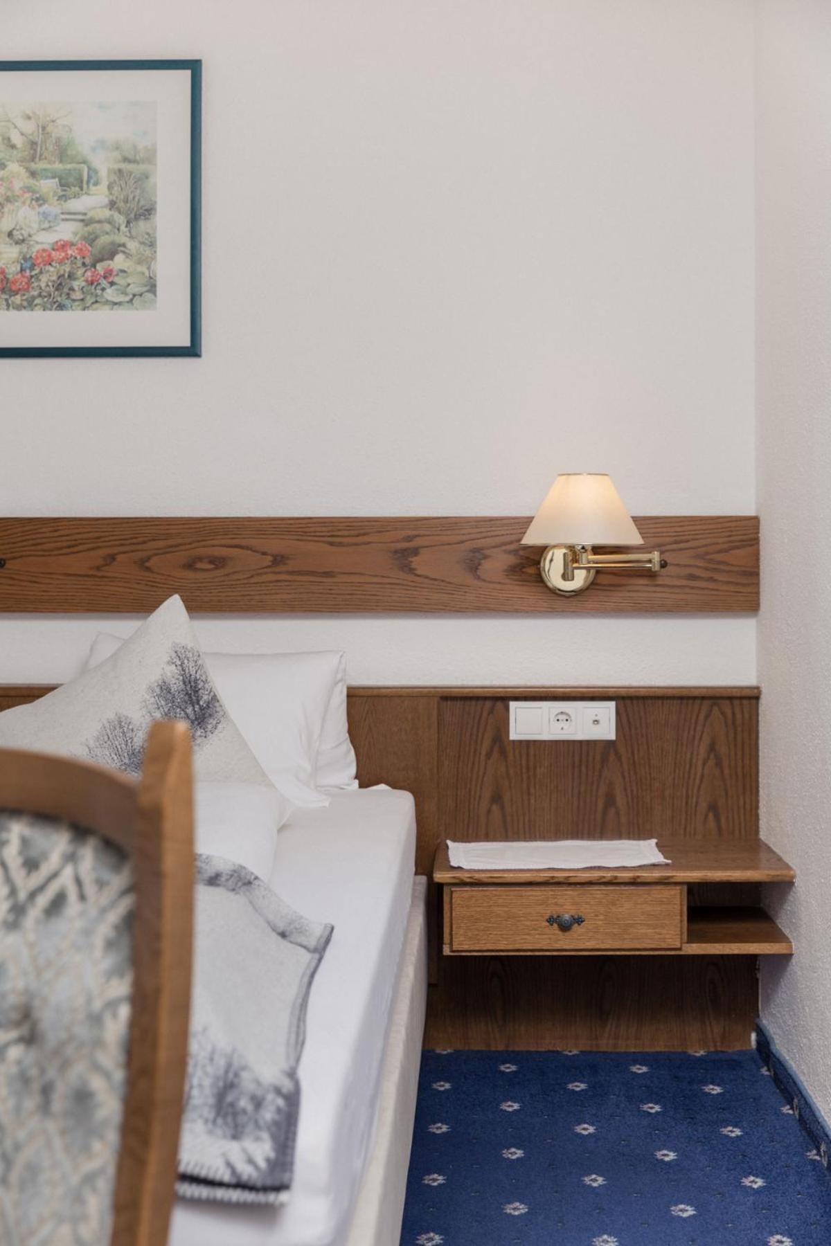 Single Room photo 2