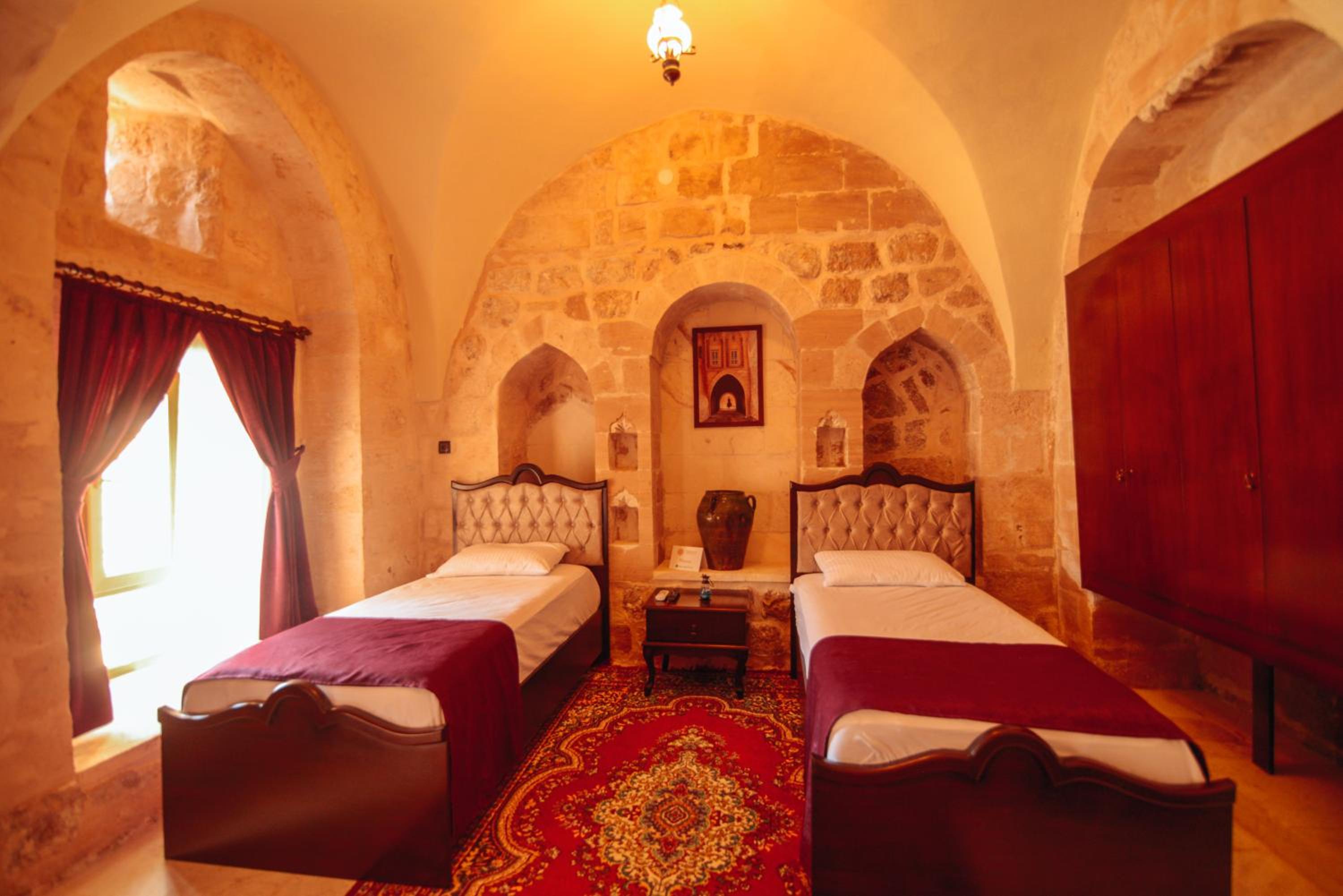 Superior Twin Room with City View - Photo 6