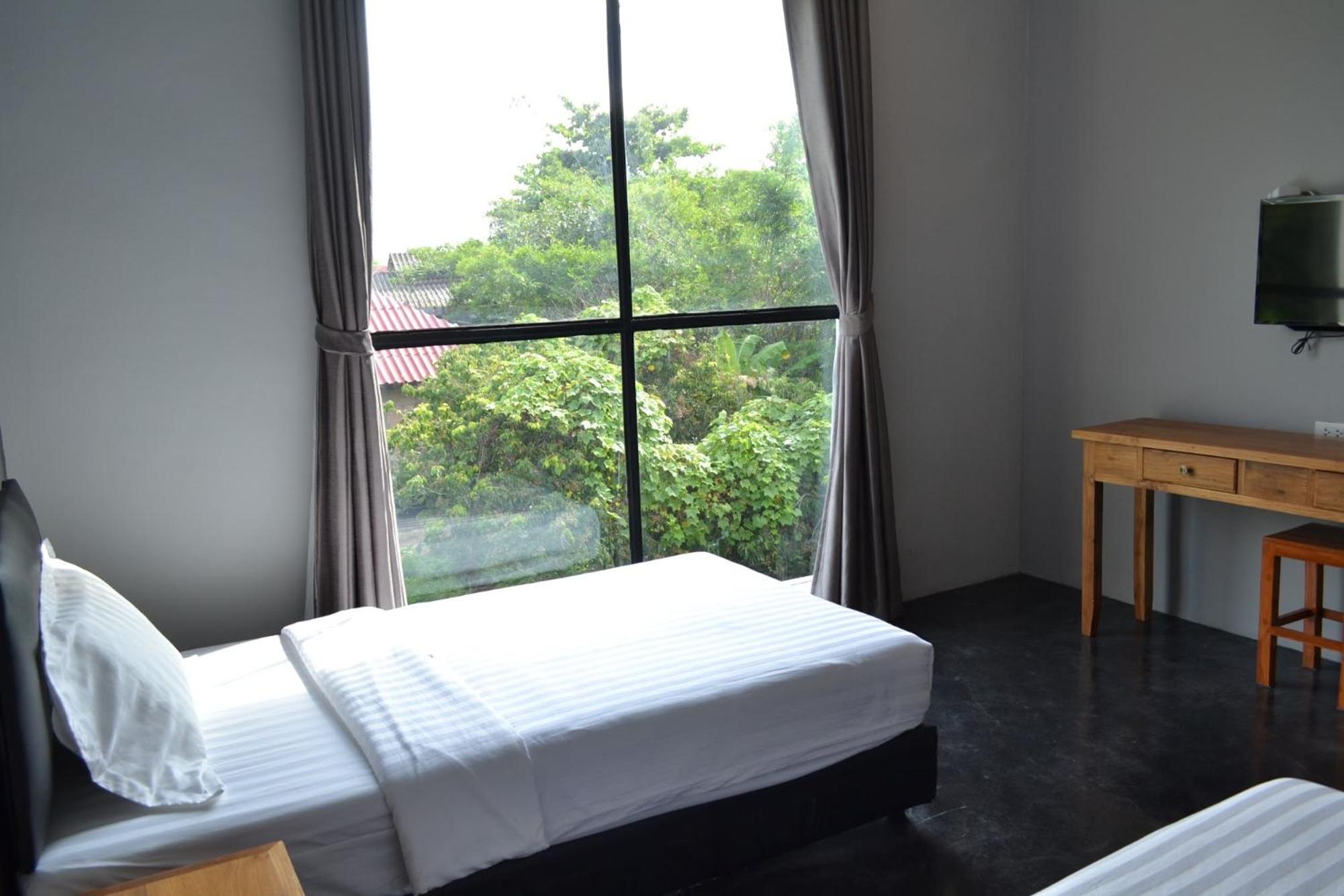 Deluxe Twin Room - Photo 2