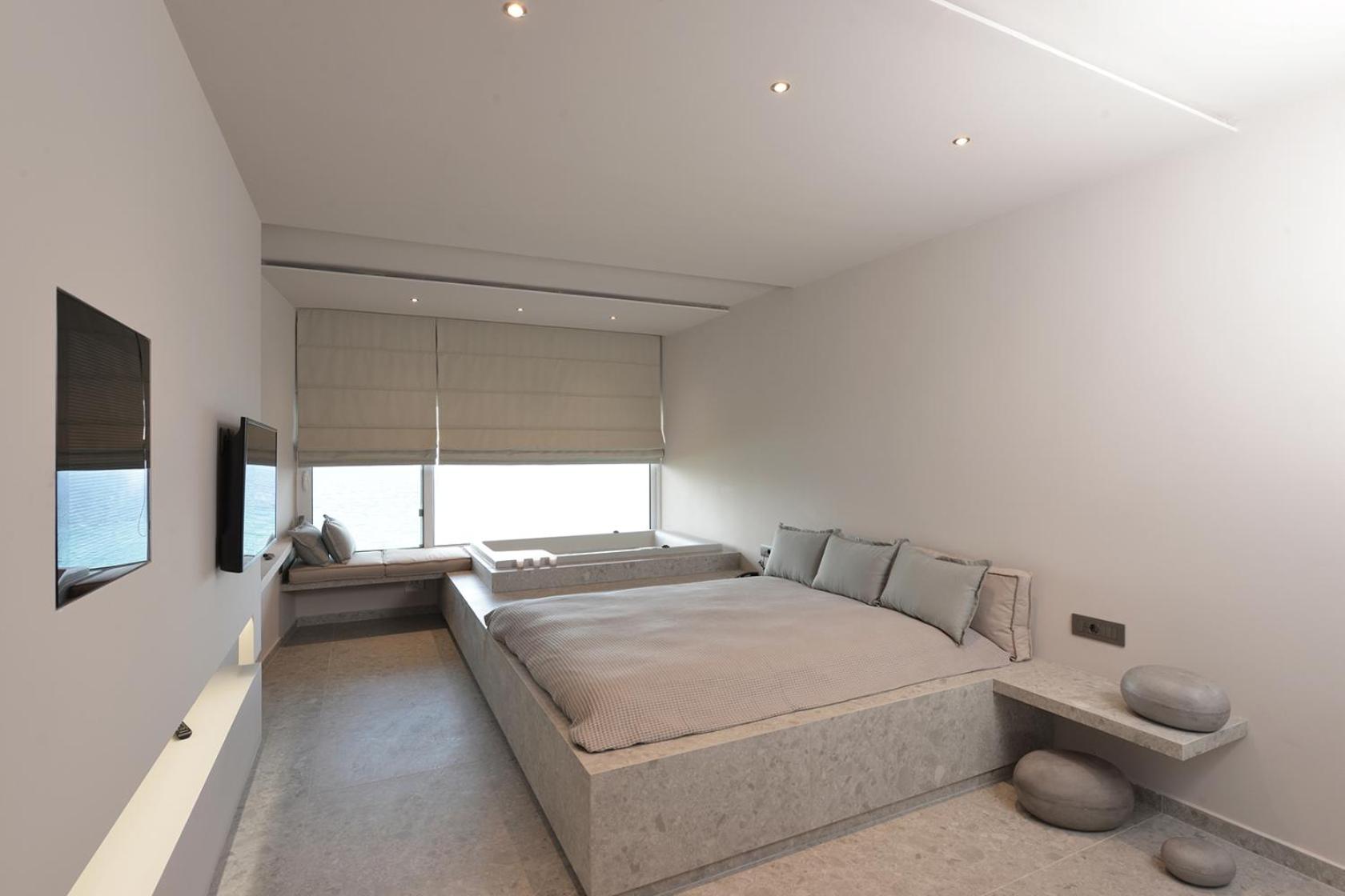 Junior Suite Sea View with Jacuzzi - Photo 1
