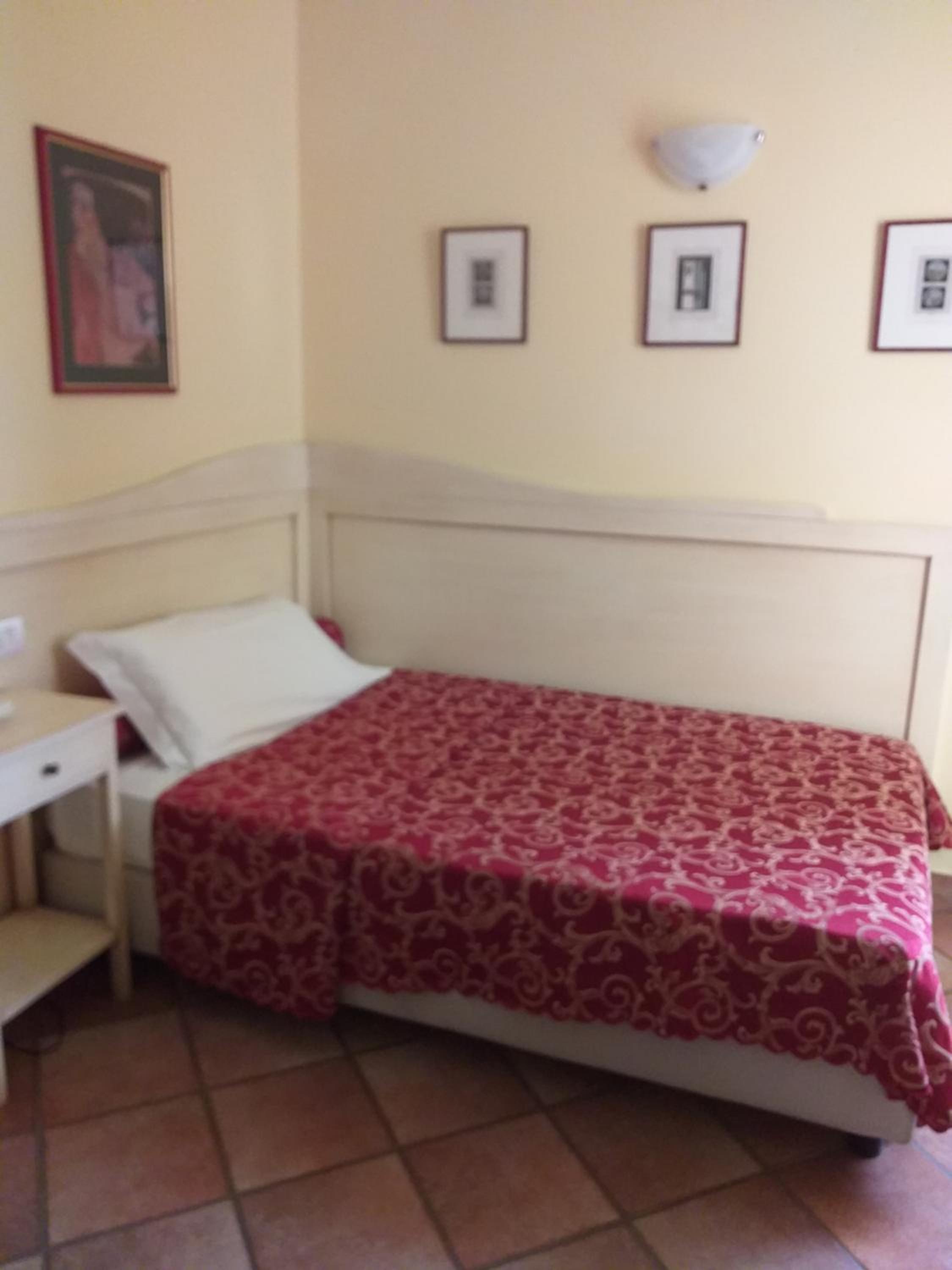 Single Room photo 1