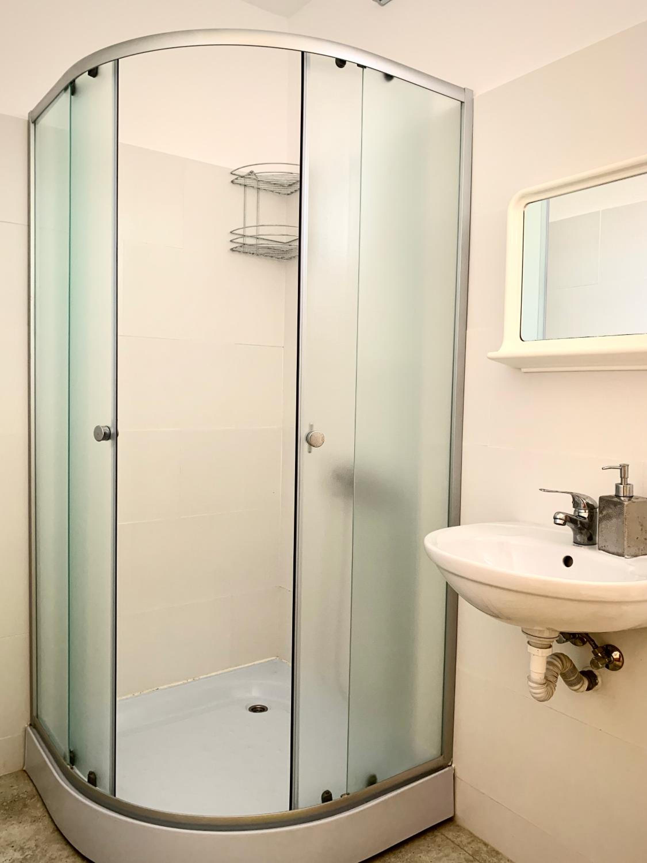 Double Room - Photo 6