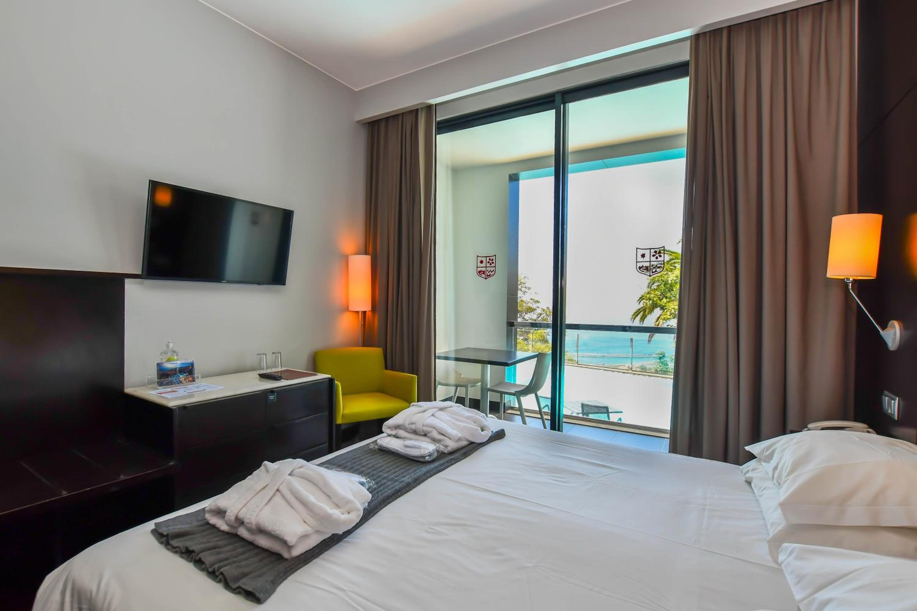 Superior Double or Twin Room with Balcony - Photo 5