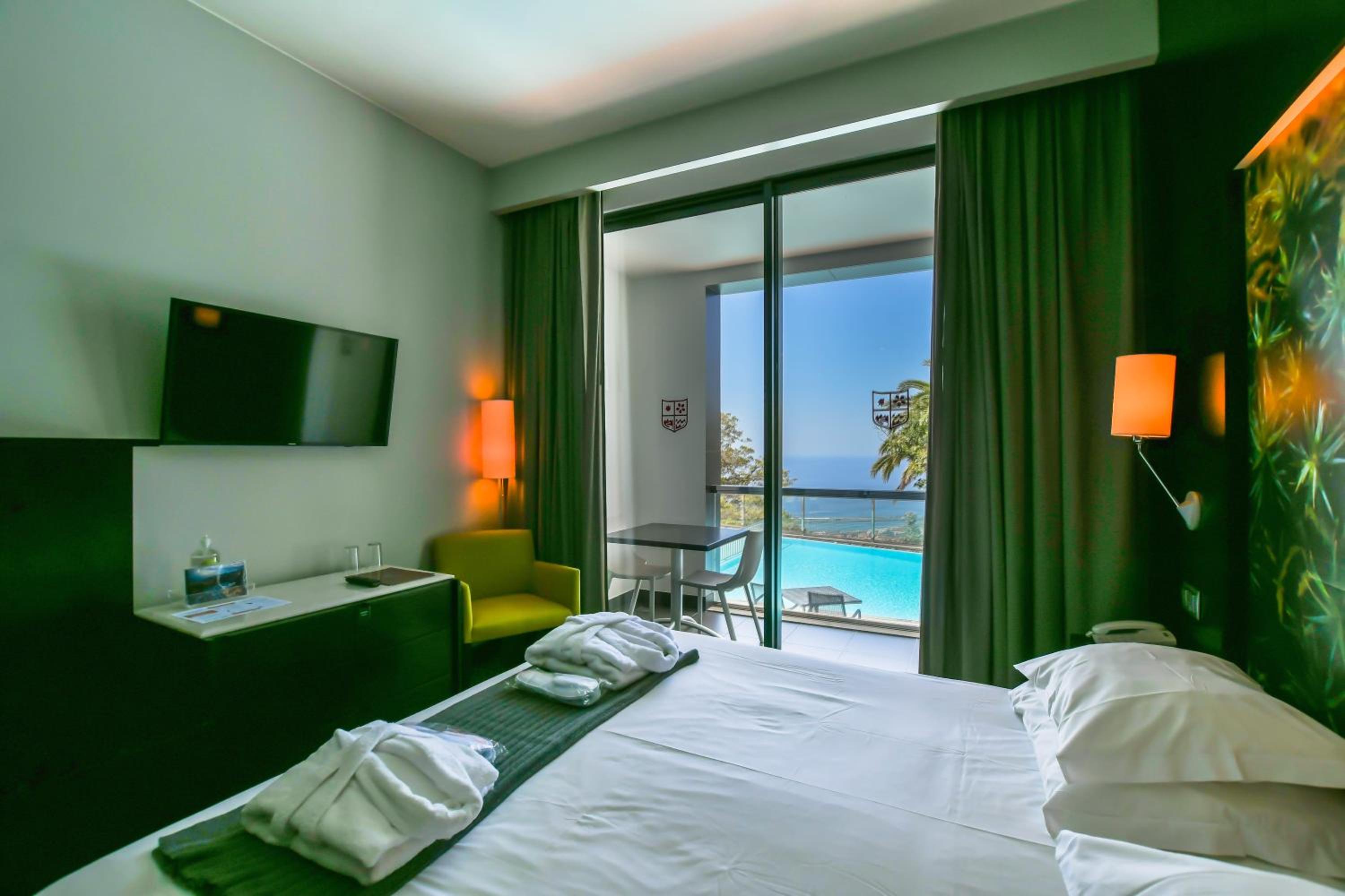 Superior Double or Twin Room with Balcony - Photo 1