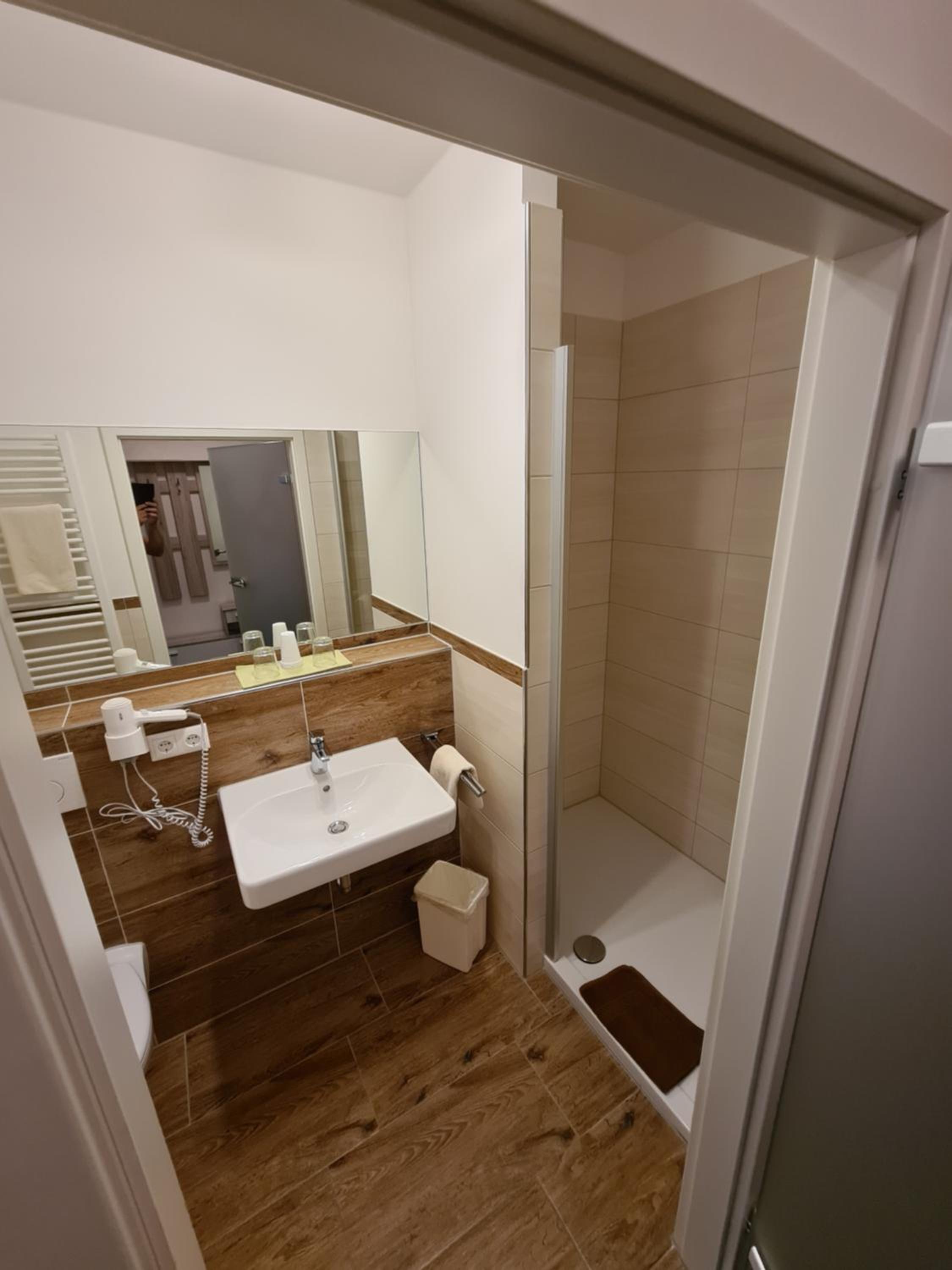 Standard Double Room - Photo 6