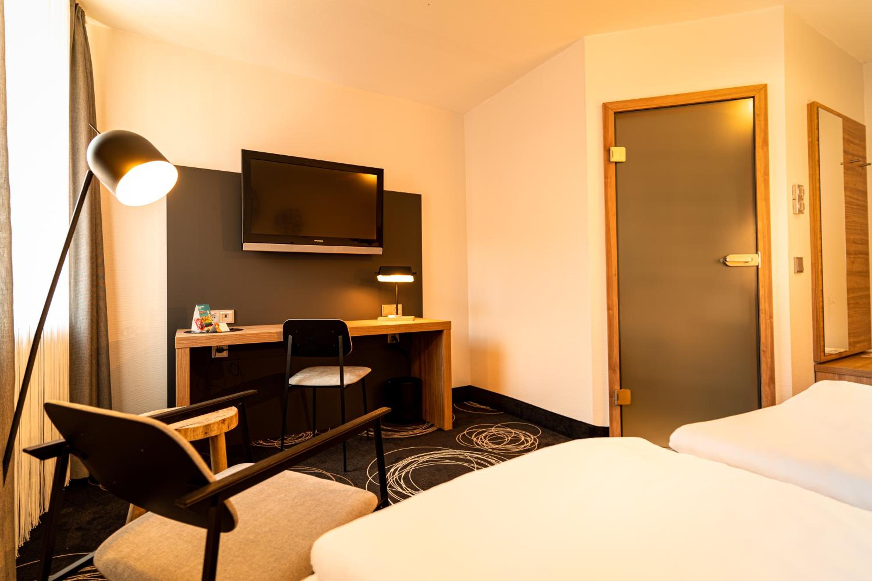 Standard Double Room - Photo 5
