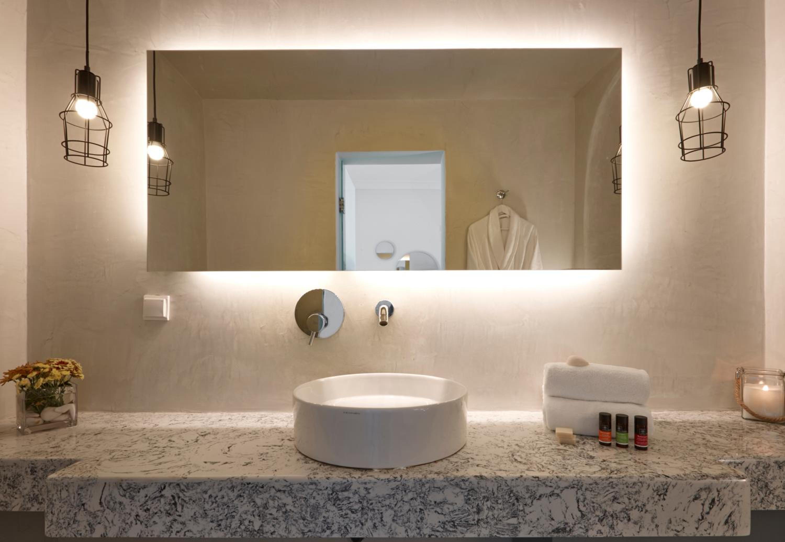 Junior Suite with Caldera View - Photo 10