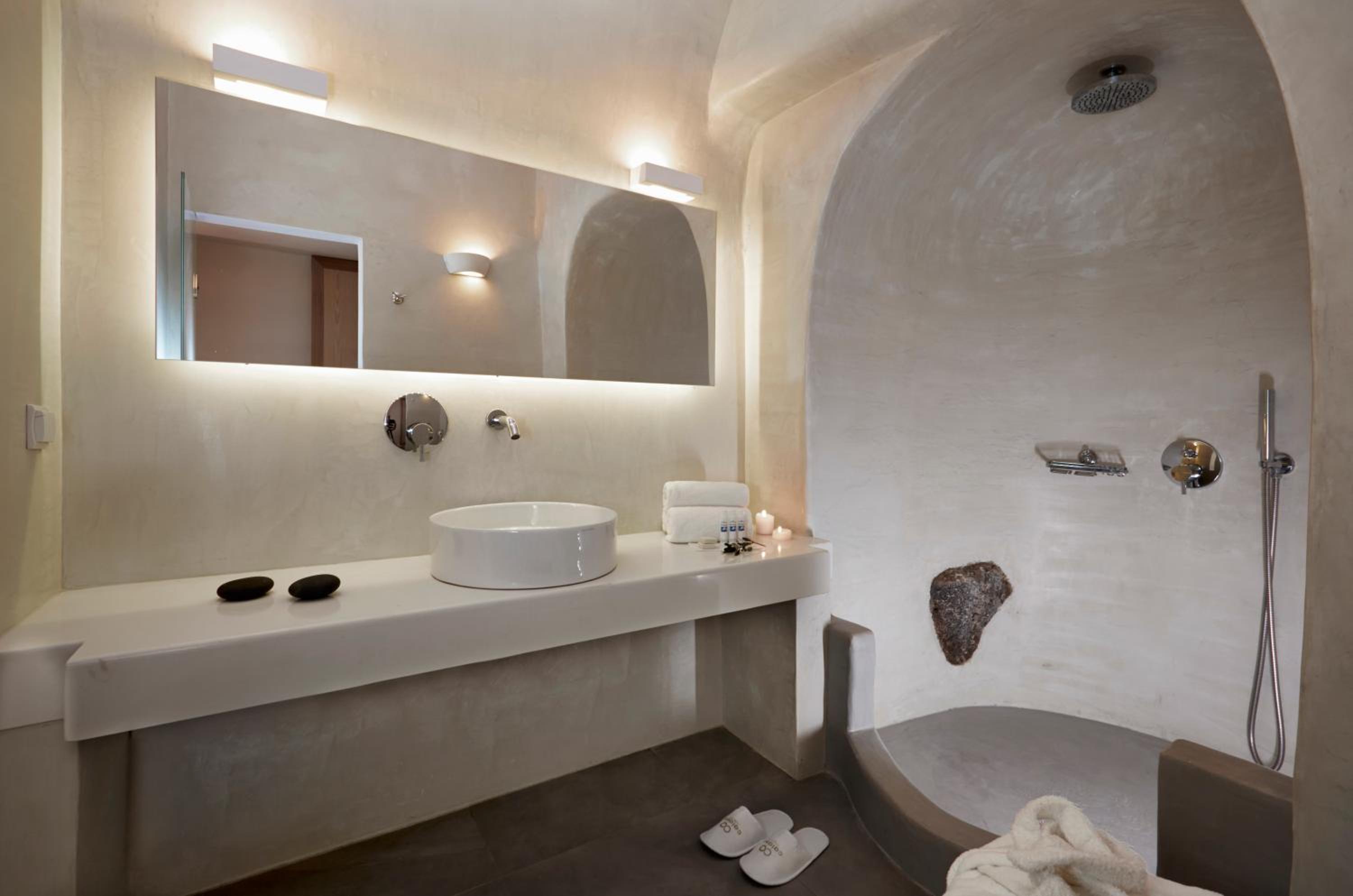 Superior Room with Caldera View - Photo 12