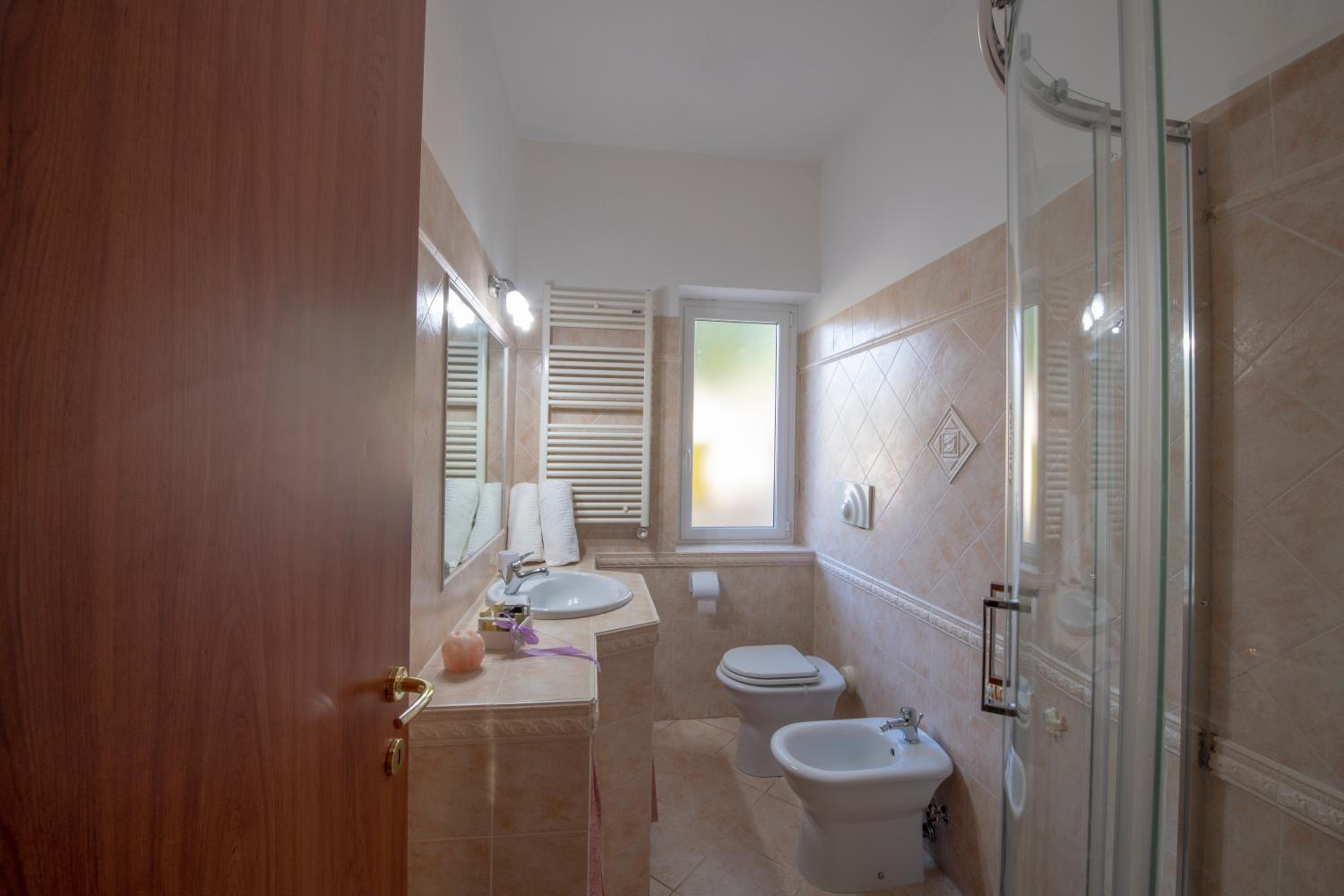 Double Room with Private Bathroom photo 2