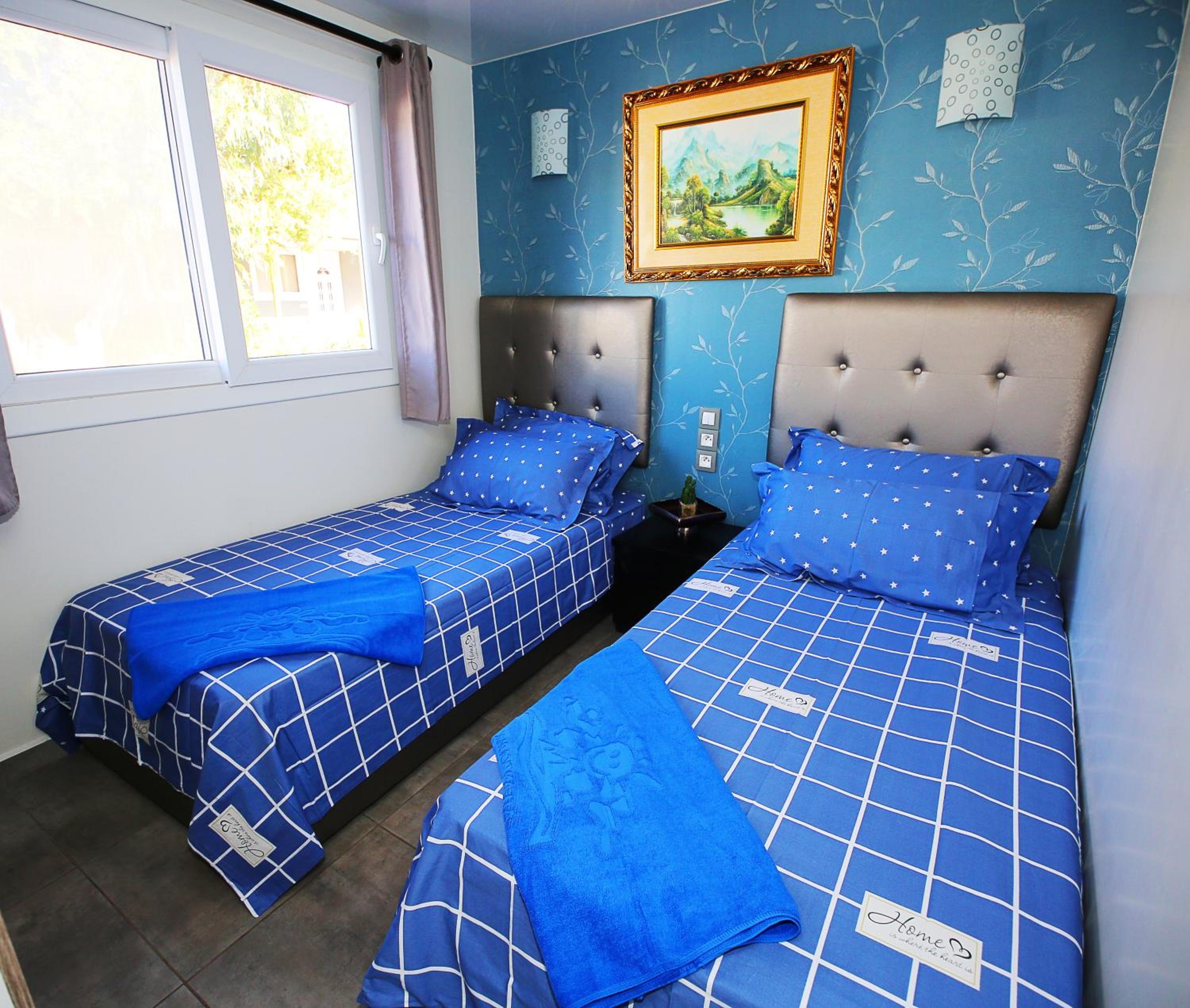 Chalet Premium (Aquapark Side, 0.6 mi from the Beachfront) photo 1