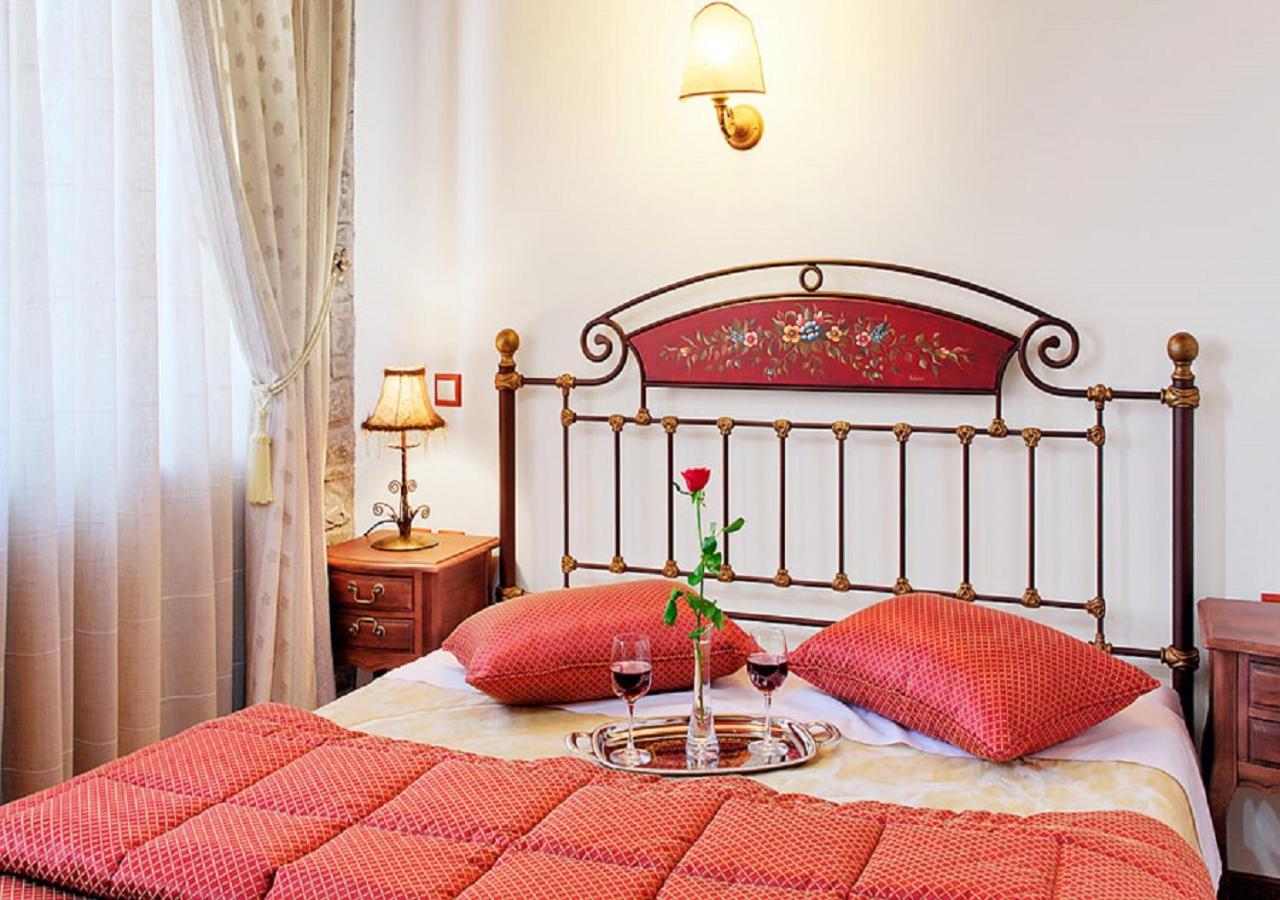 Double Room with Mountain View - Photo 1