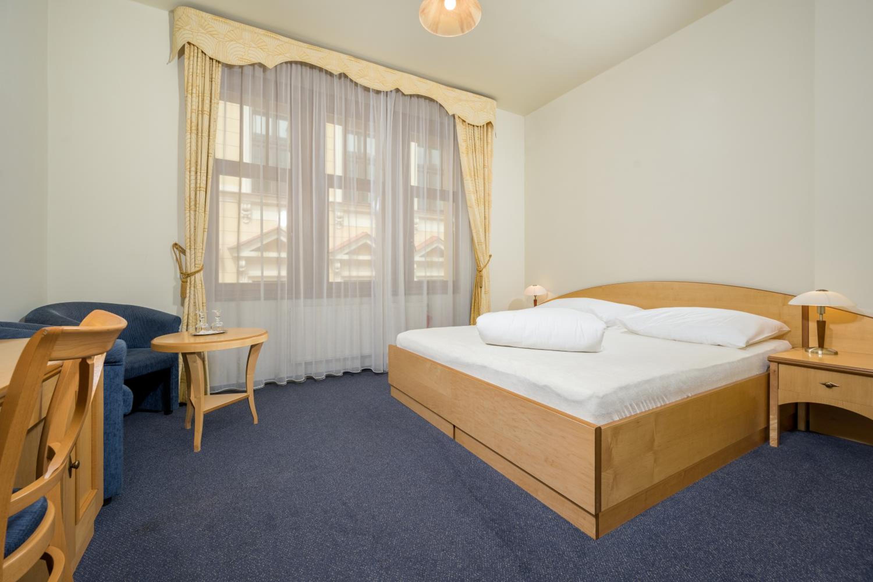 Double Room - Photo 10
