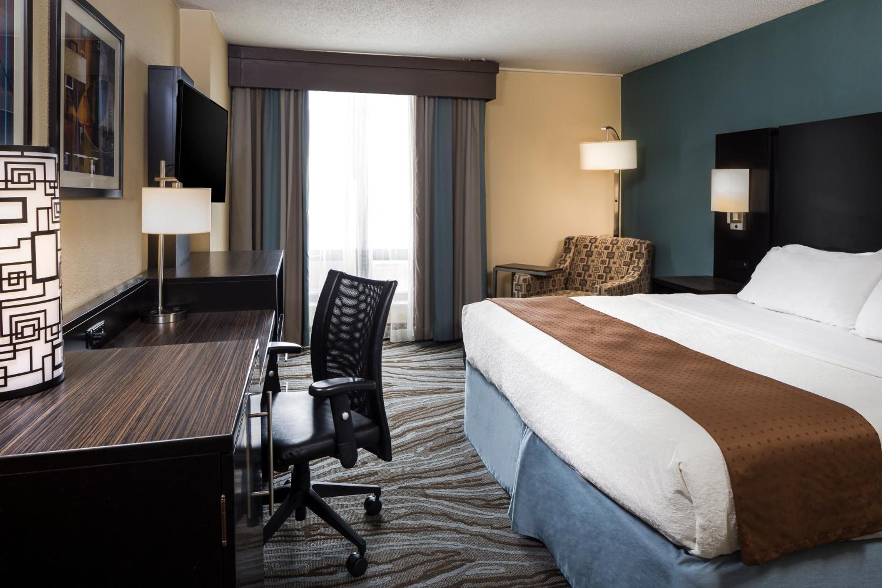 Standard King Room - Photo 1