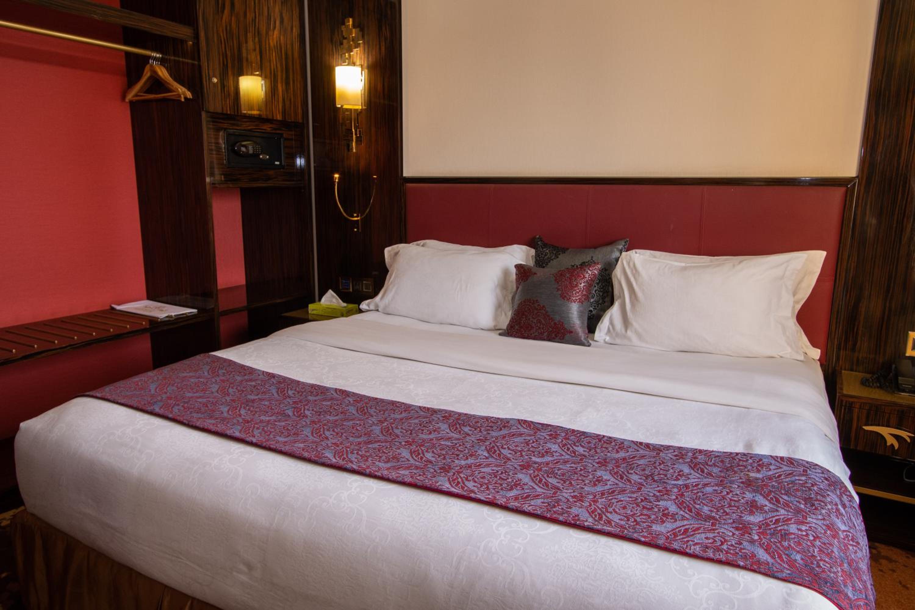 Suite with City View photo 1