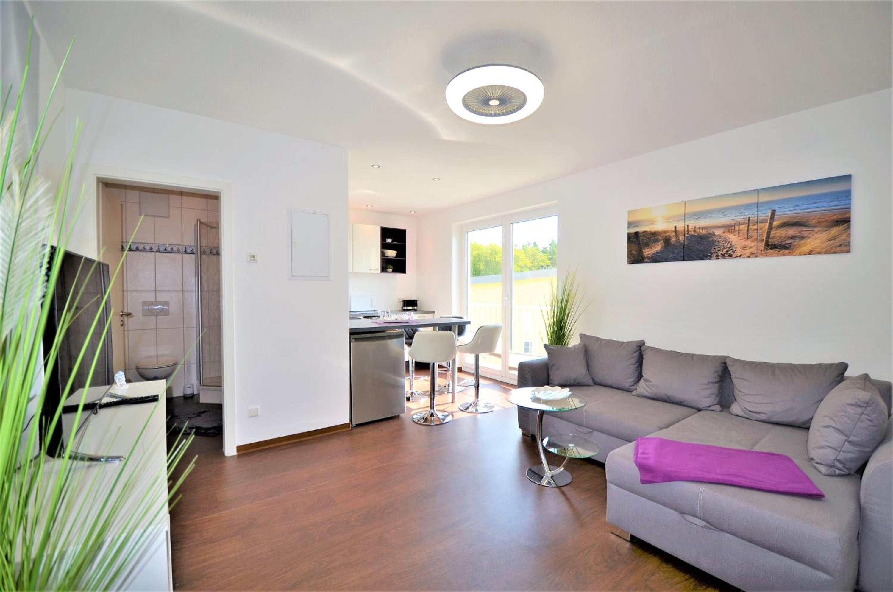 One-Bedroom Apartment photo 1