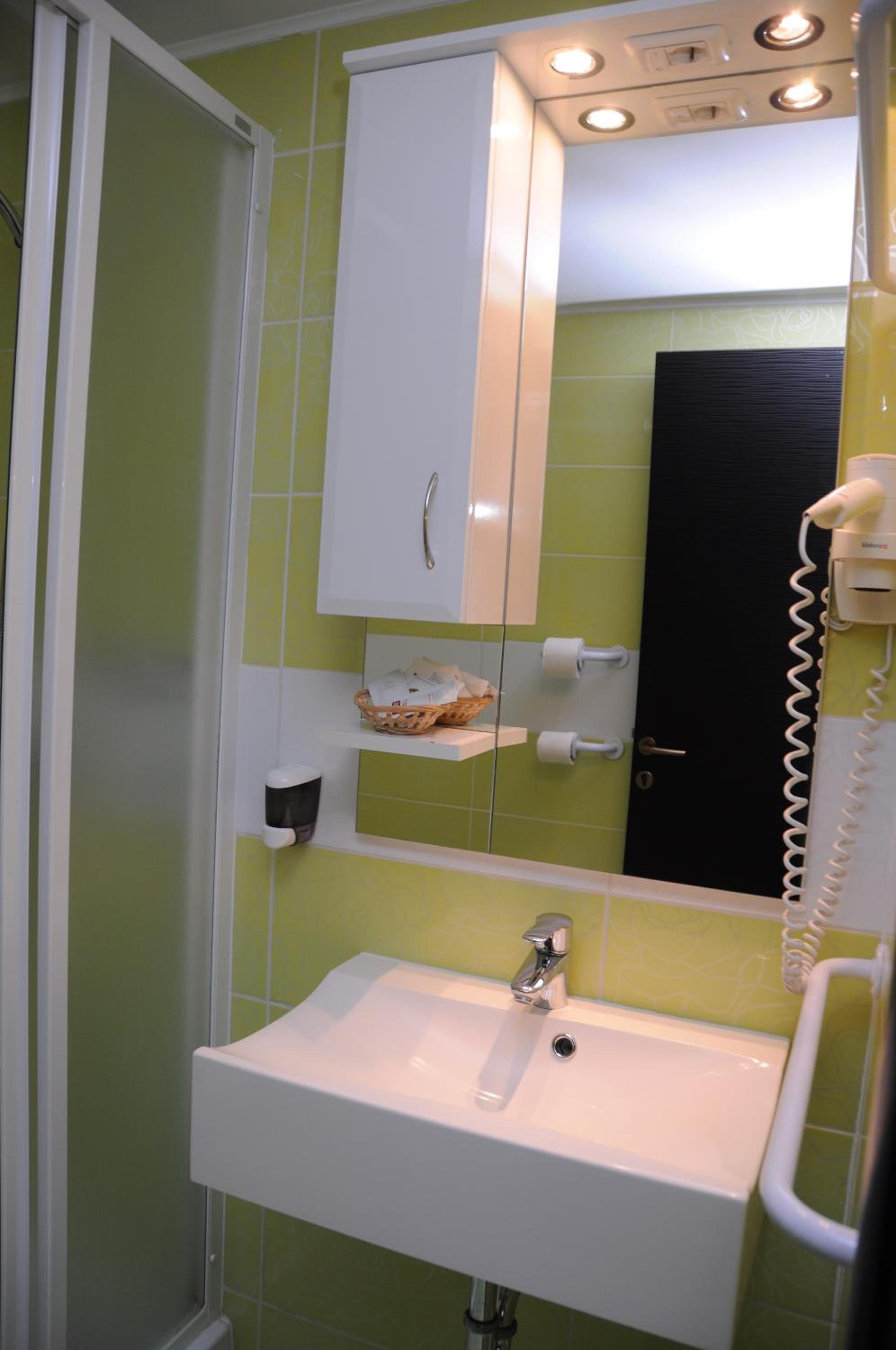 Triple Room - Photo 5