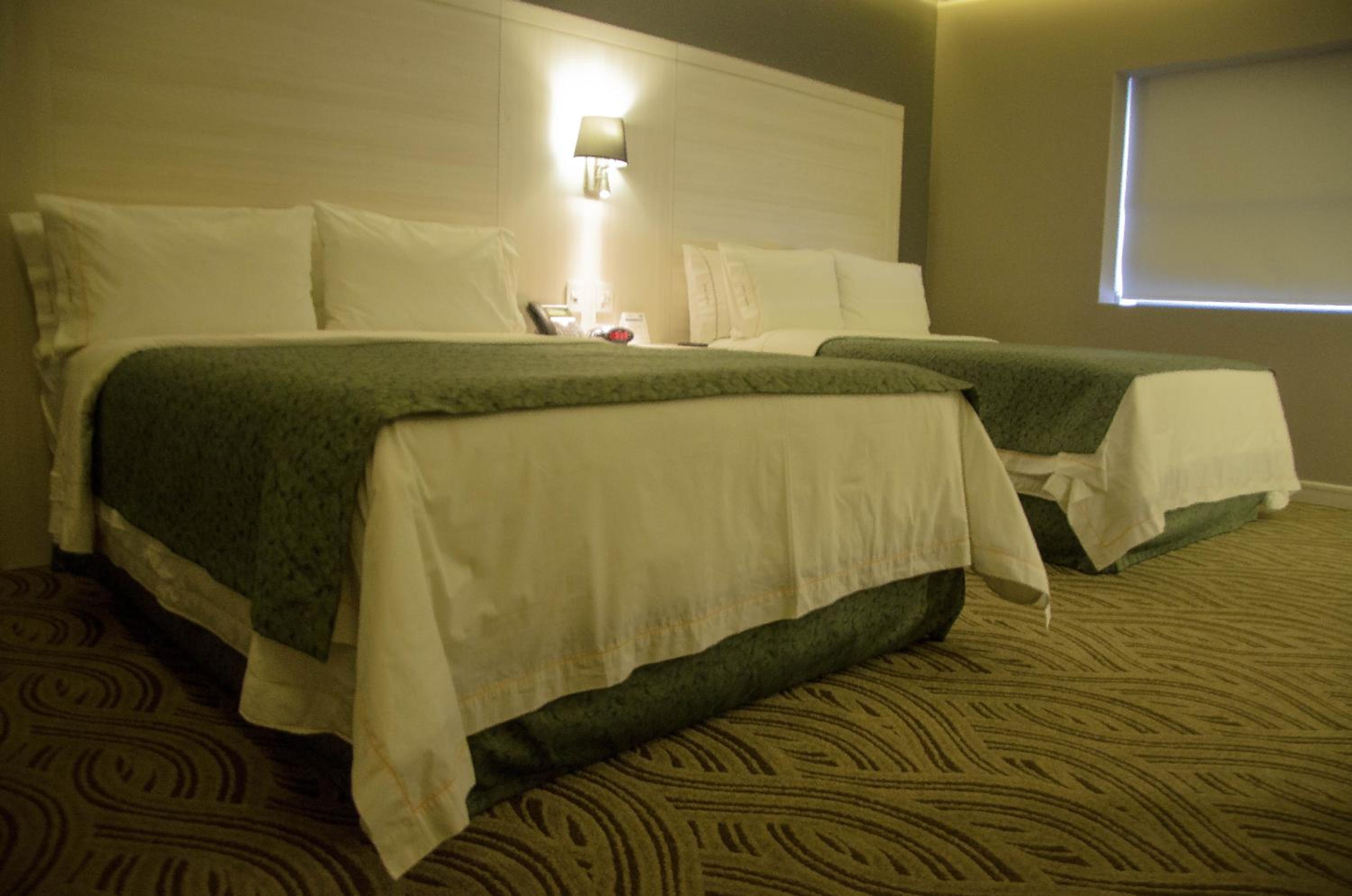 Double Room with Two Double Beds - Disability Access photo 1