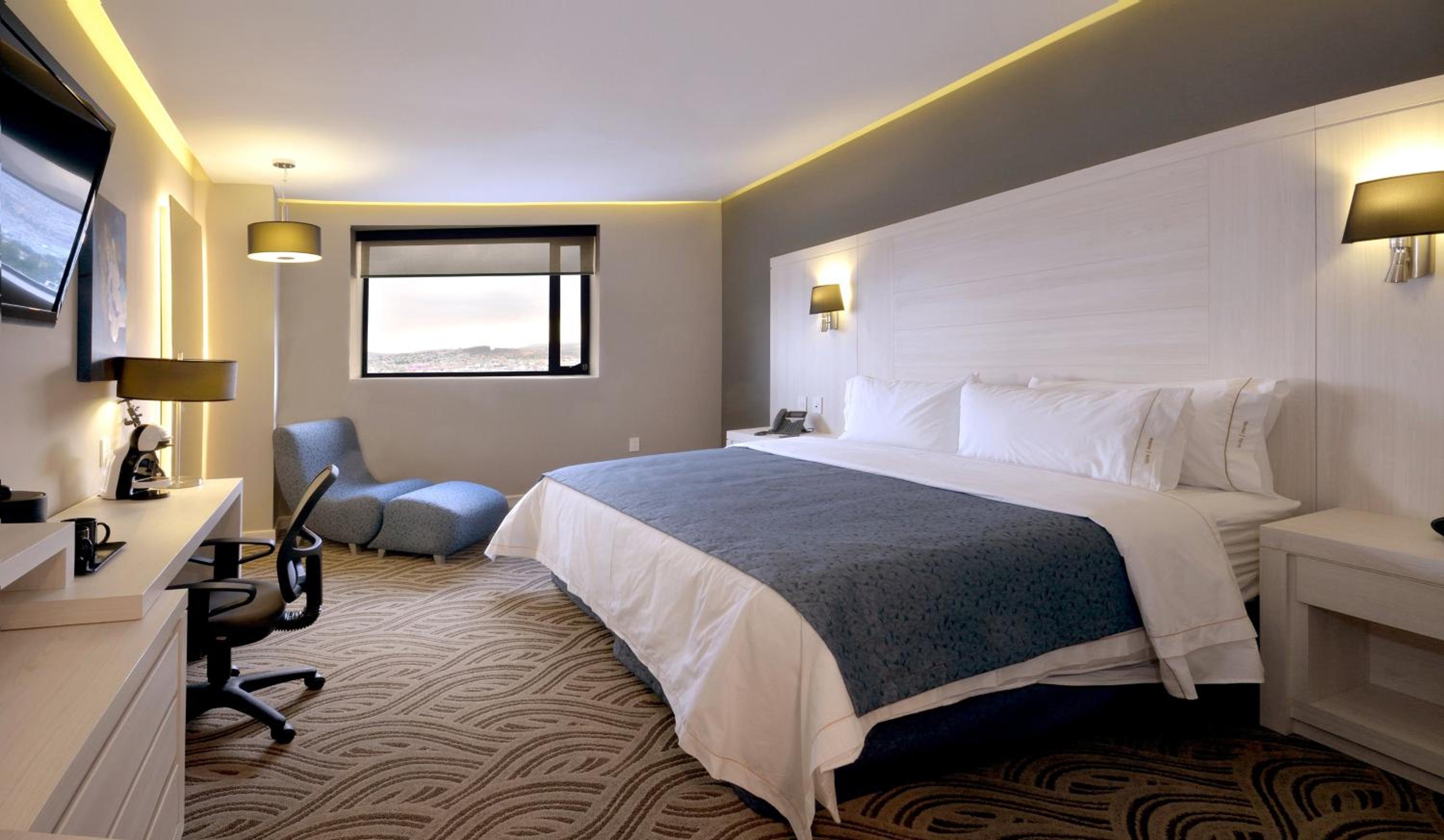 Standard King Room photo 1