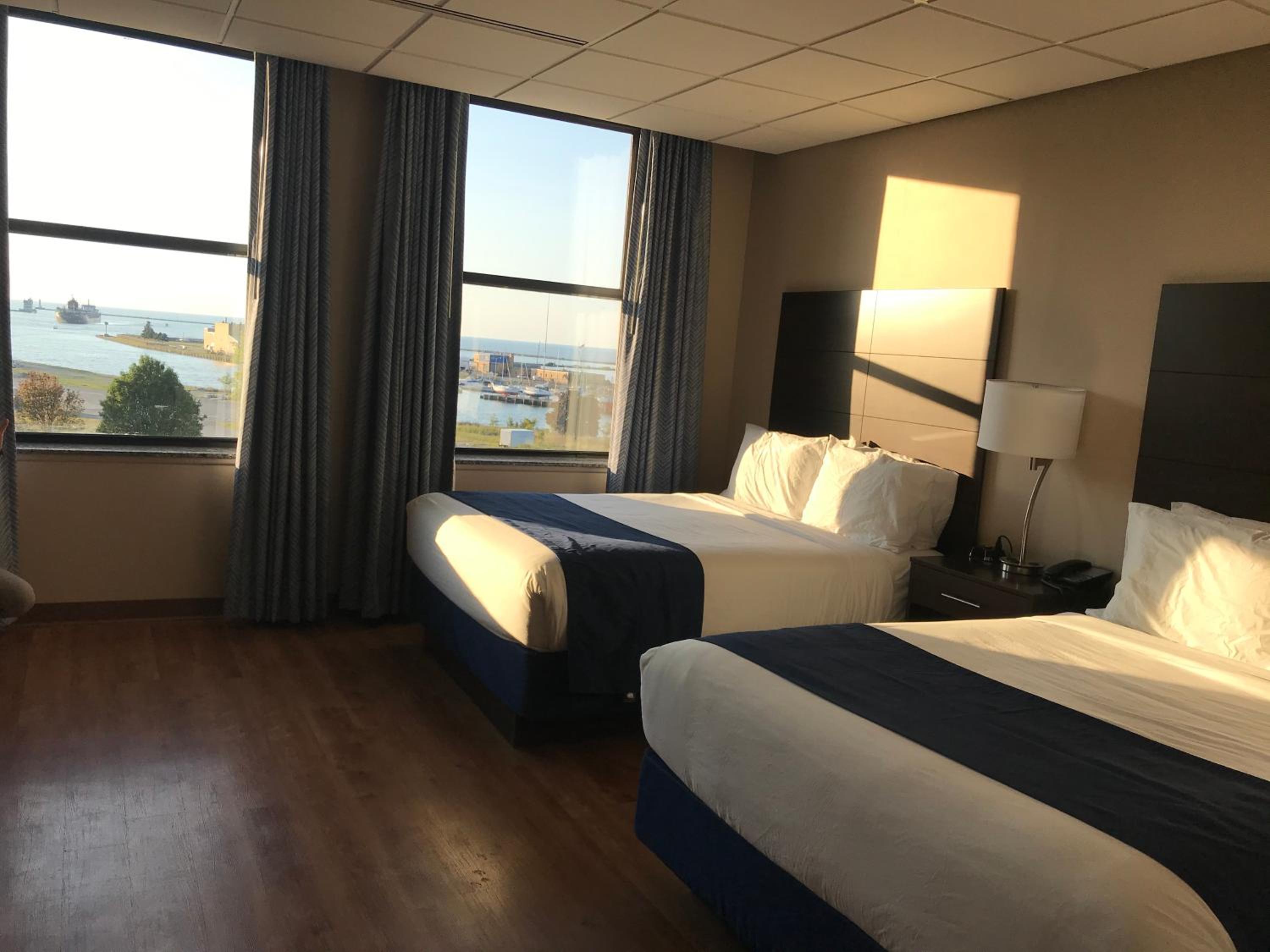 Double Room with Lake View - Photo 2