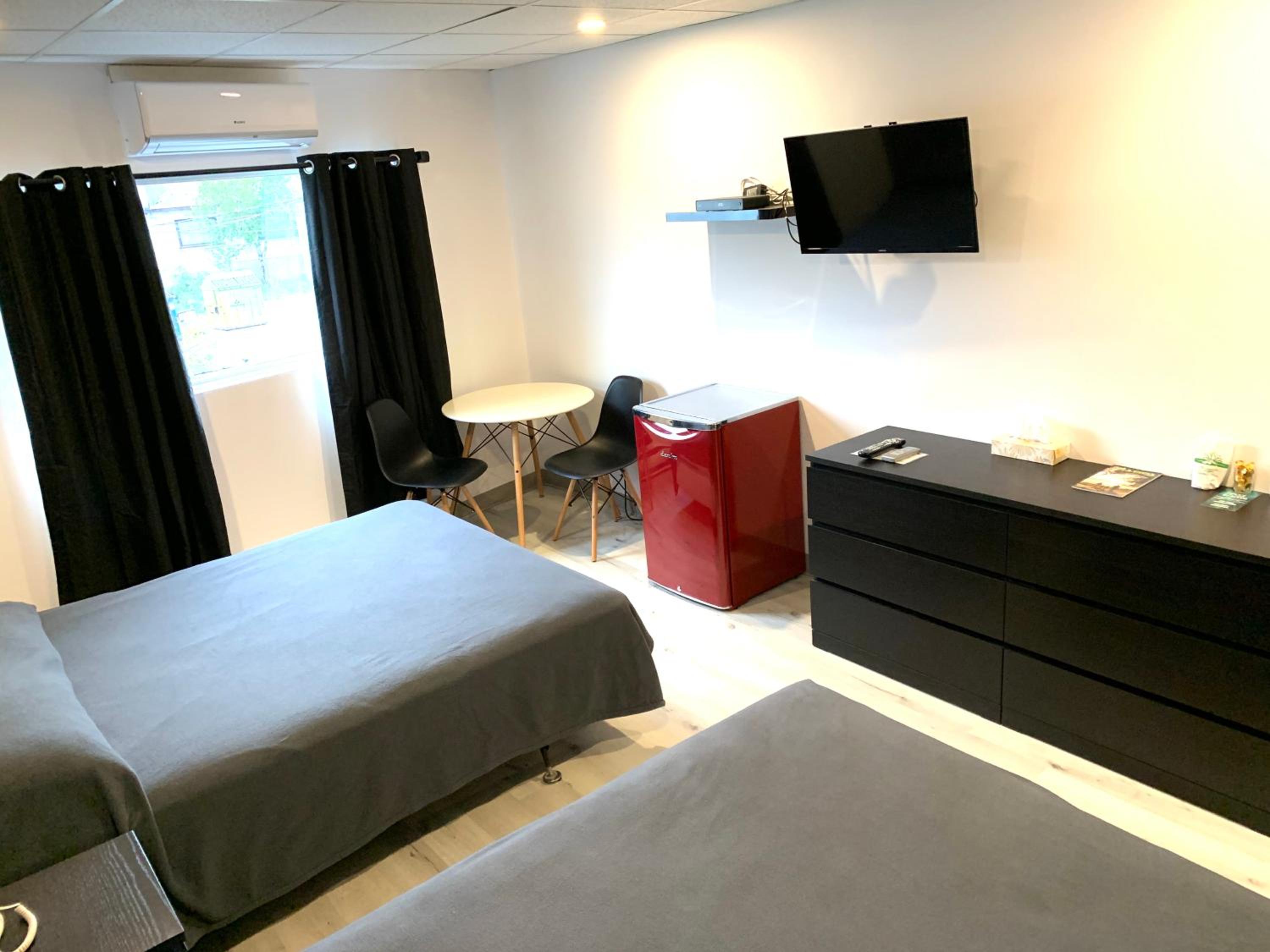 Family Room photo 2