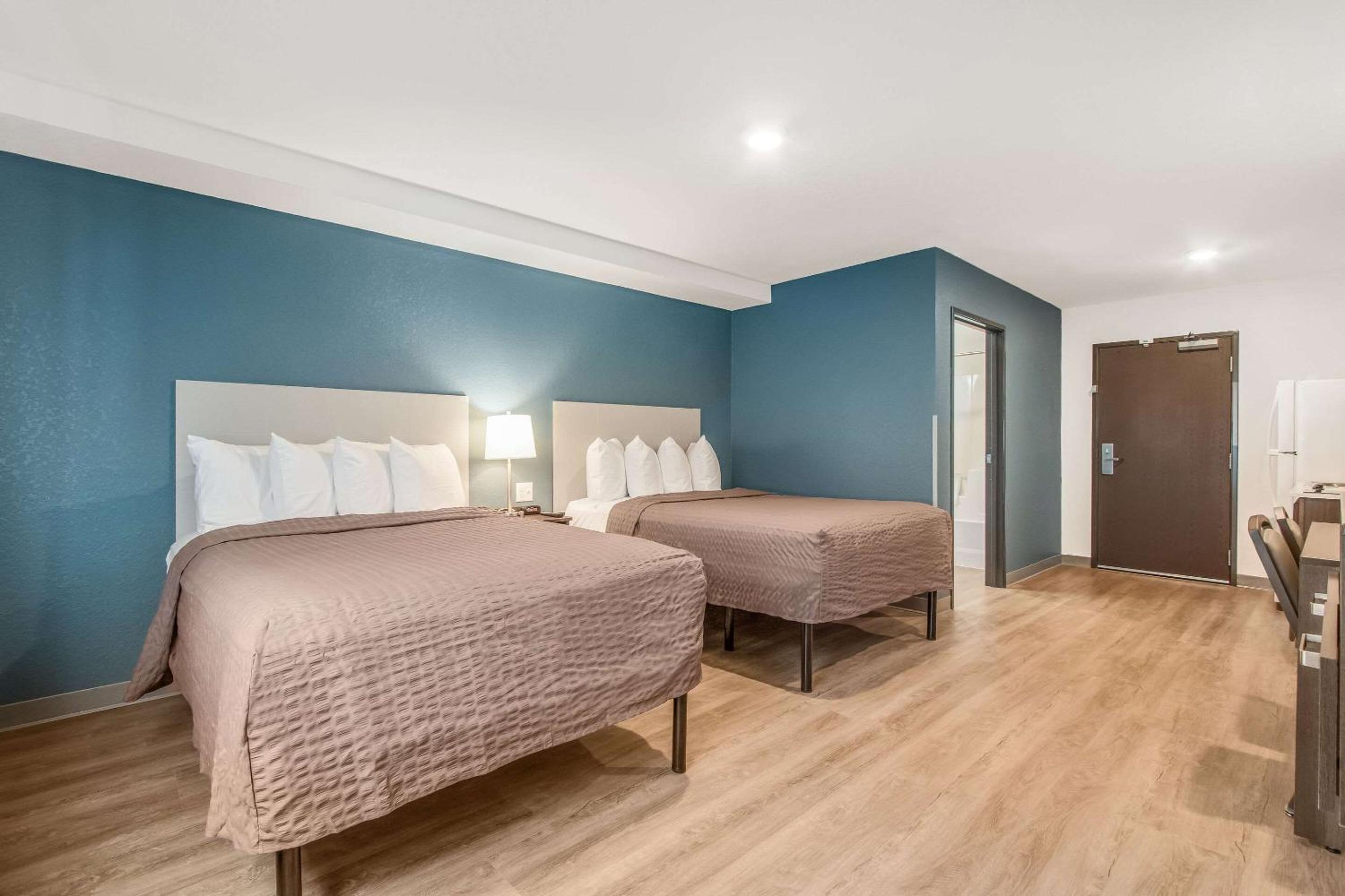 Double Room with Two Double Beds - Non-Smoking photo 2