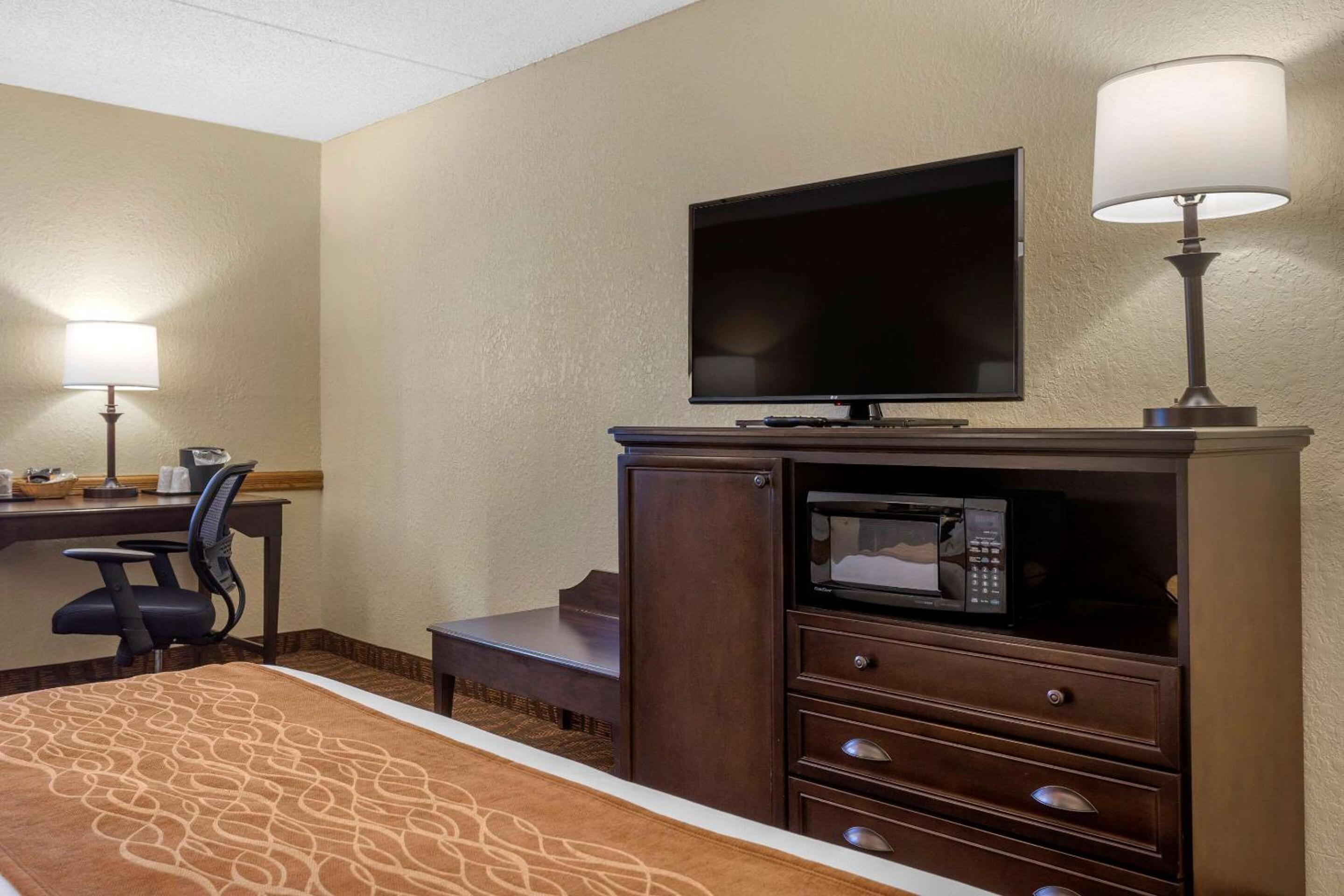 King Room - Non-Smoking - Photo 4